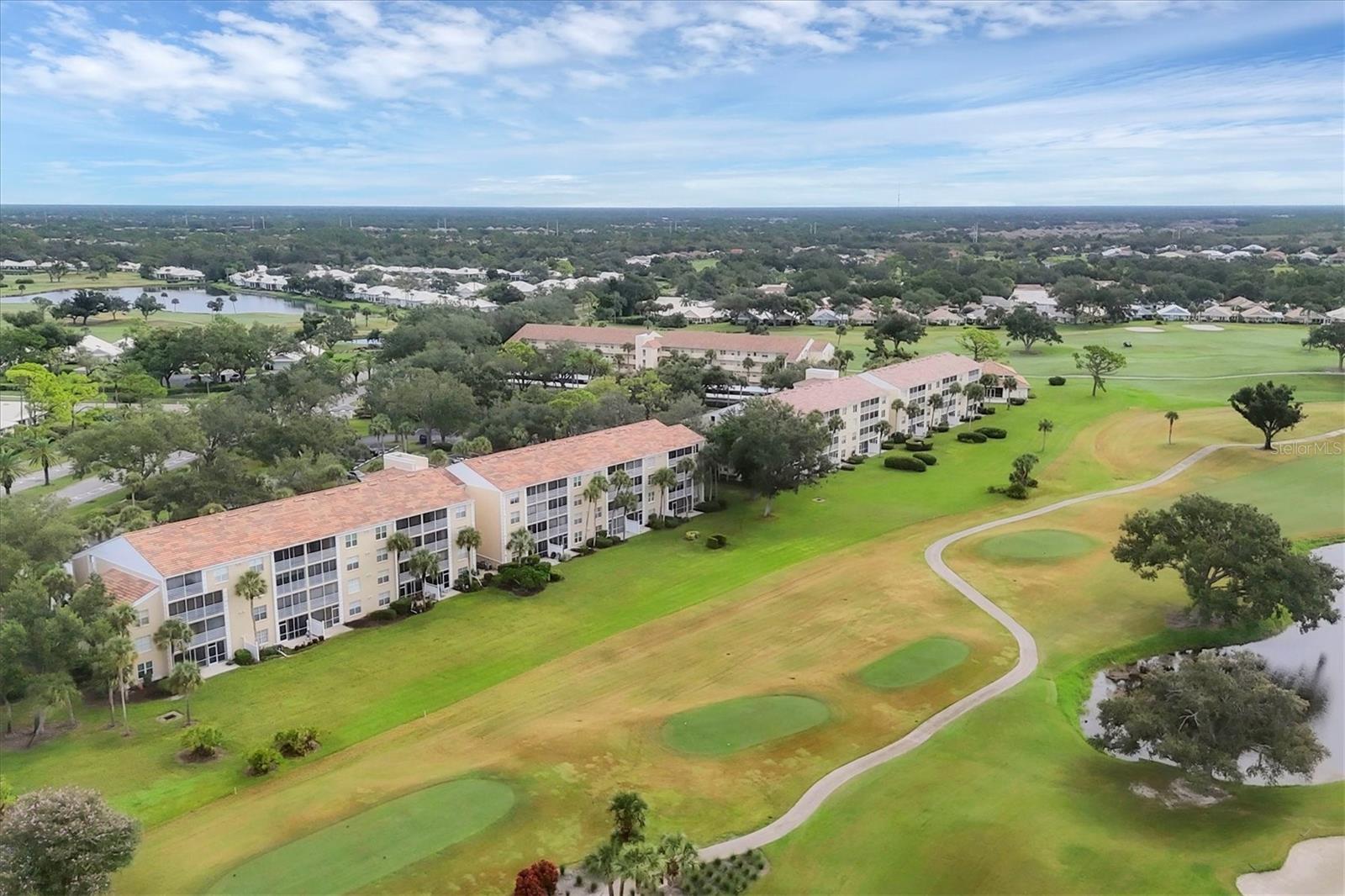 Image 39 of 66 For 823 Wexford Boulevard 823