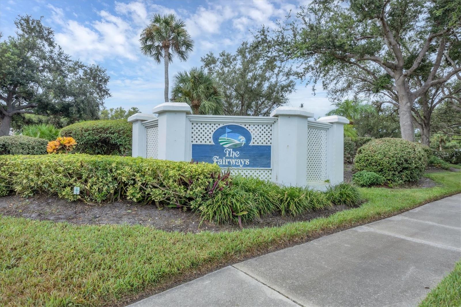 Image 42 of 66 For 823 Wexford Boulevard 823