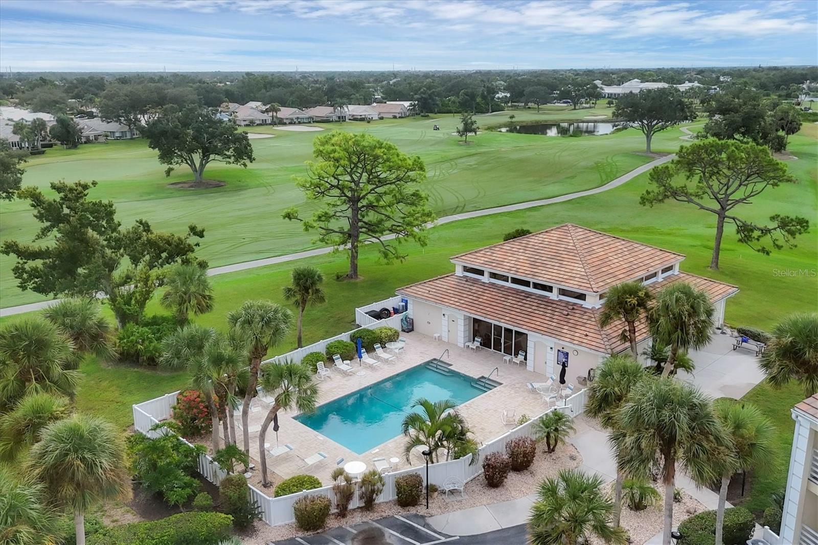 Image 49 of 66 For 823 Wexford Boulevard 823