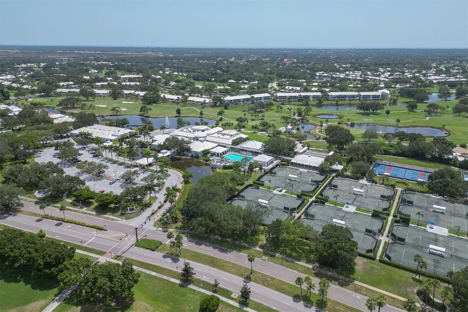Image 54 of 66 For 823 Wexford Boulevard 823