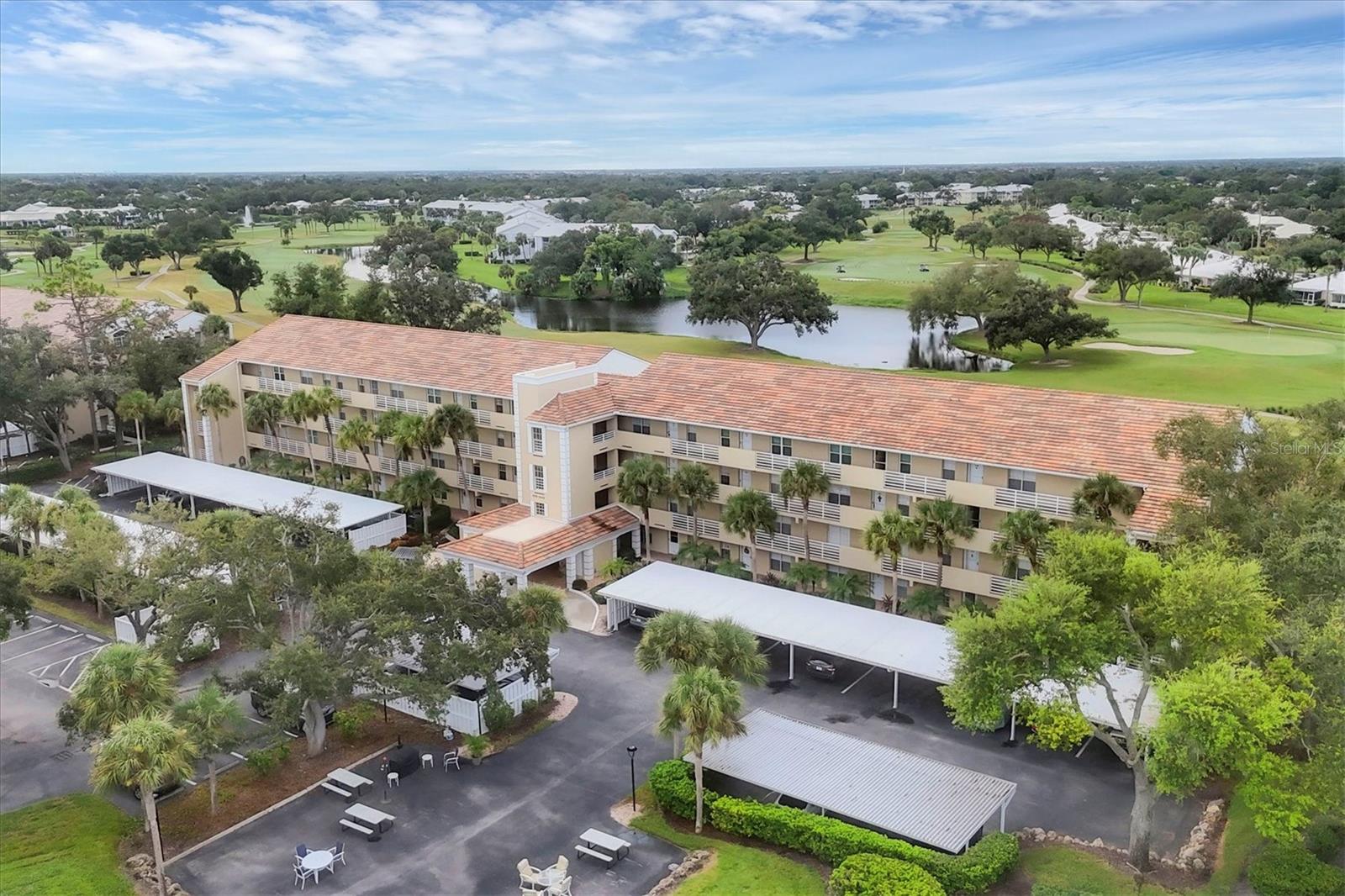 Image 6 of 66 For 823 Wexford Boulevard 823