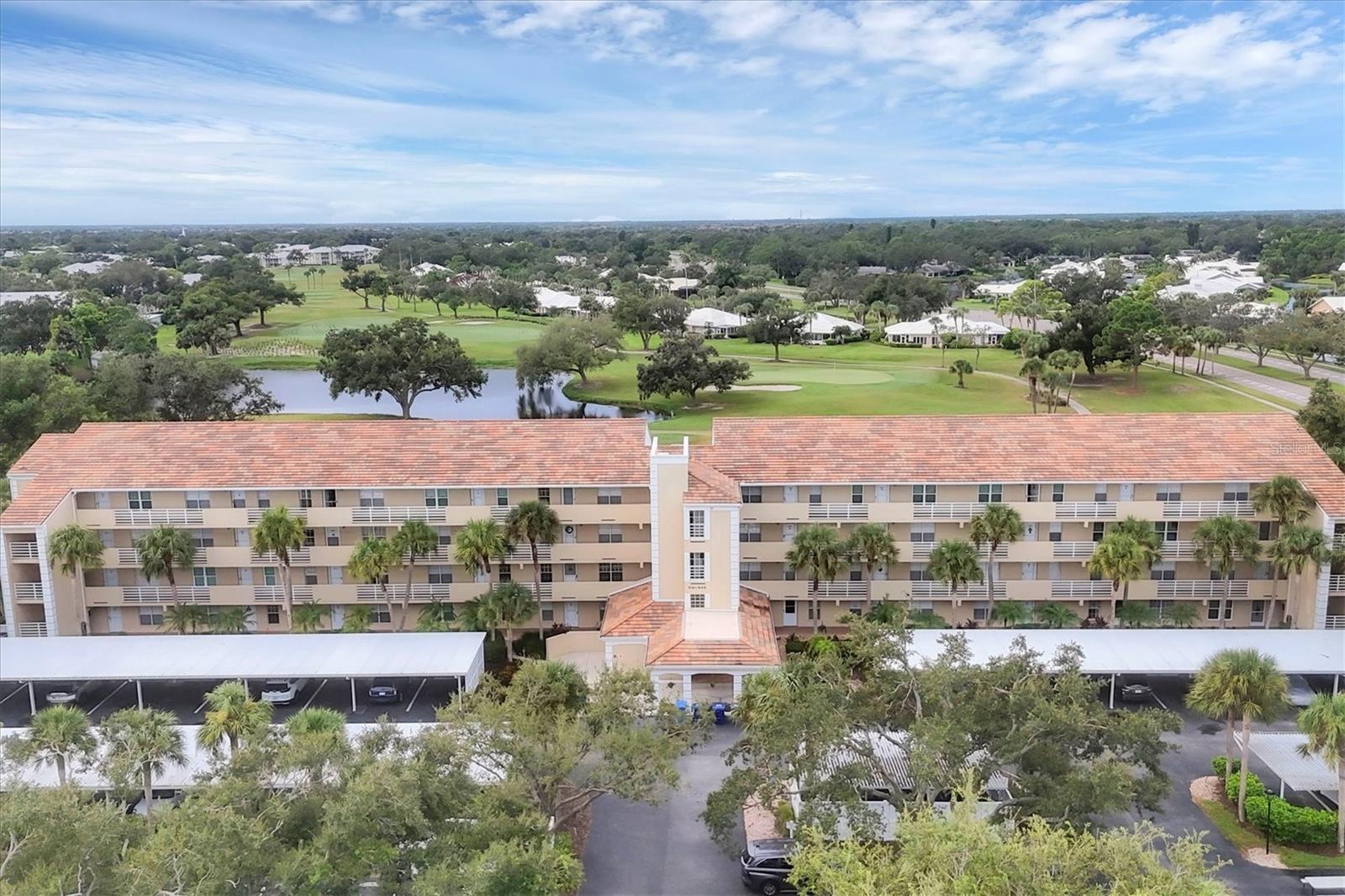 Image 7 of 66 For 823 Wexford Boulevard 823