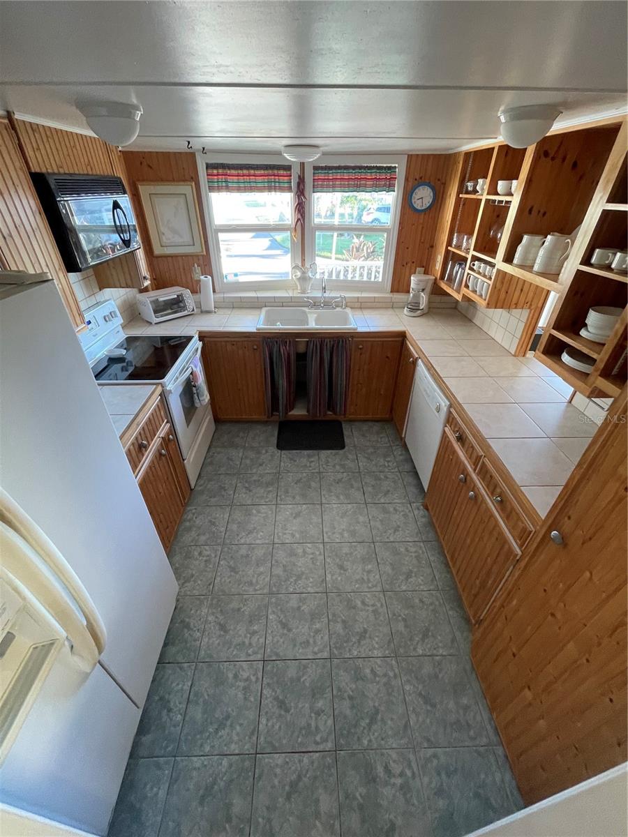 Image 8 of 30 For 603 Green Circle