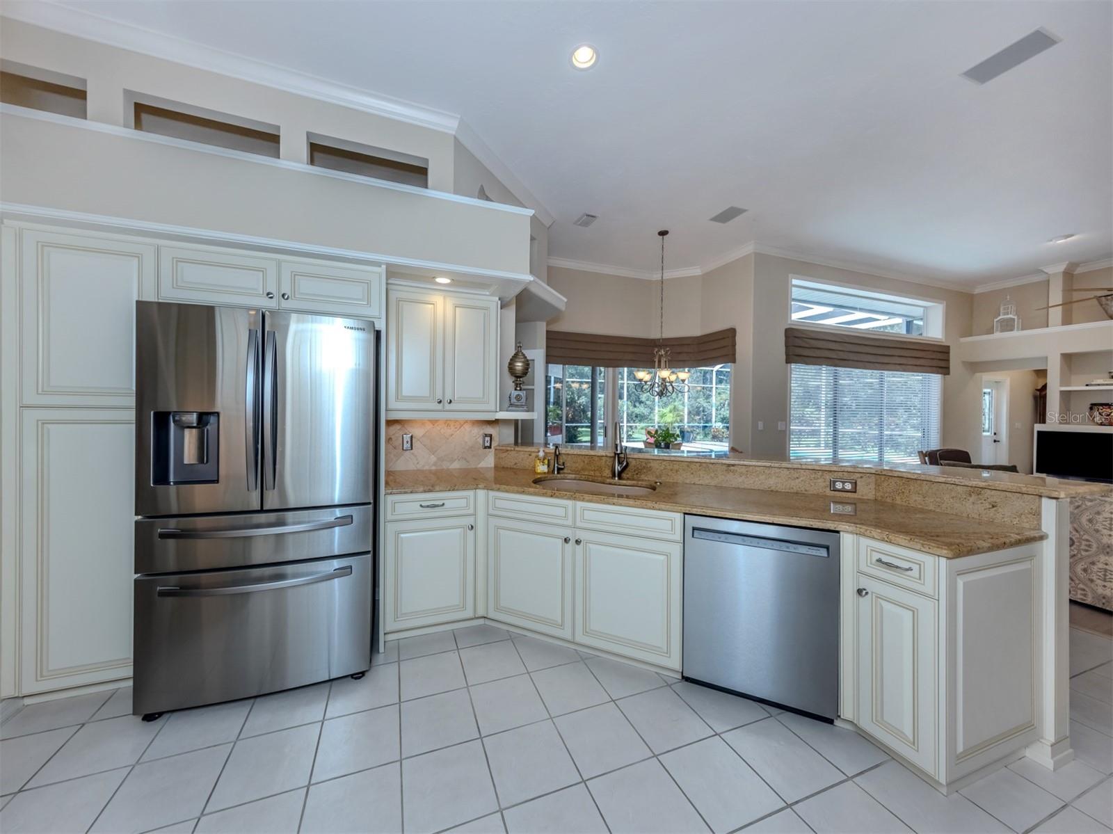 Image 13 of 60 For 273 Royal Oak Way