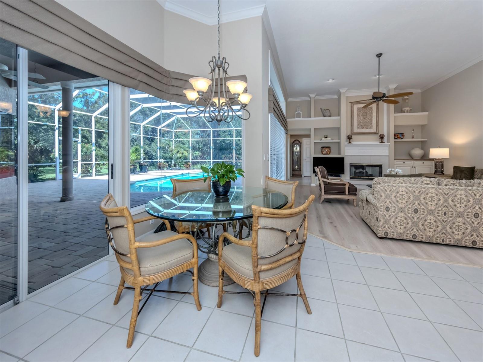 Image 15 of 60 For 273 Royal Oak Way