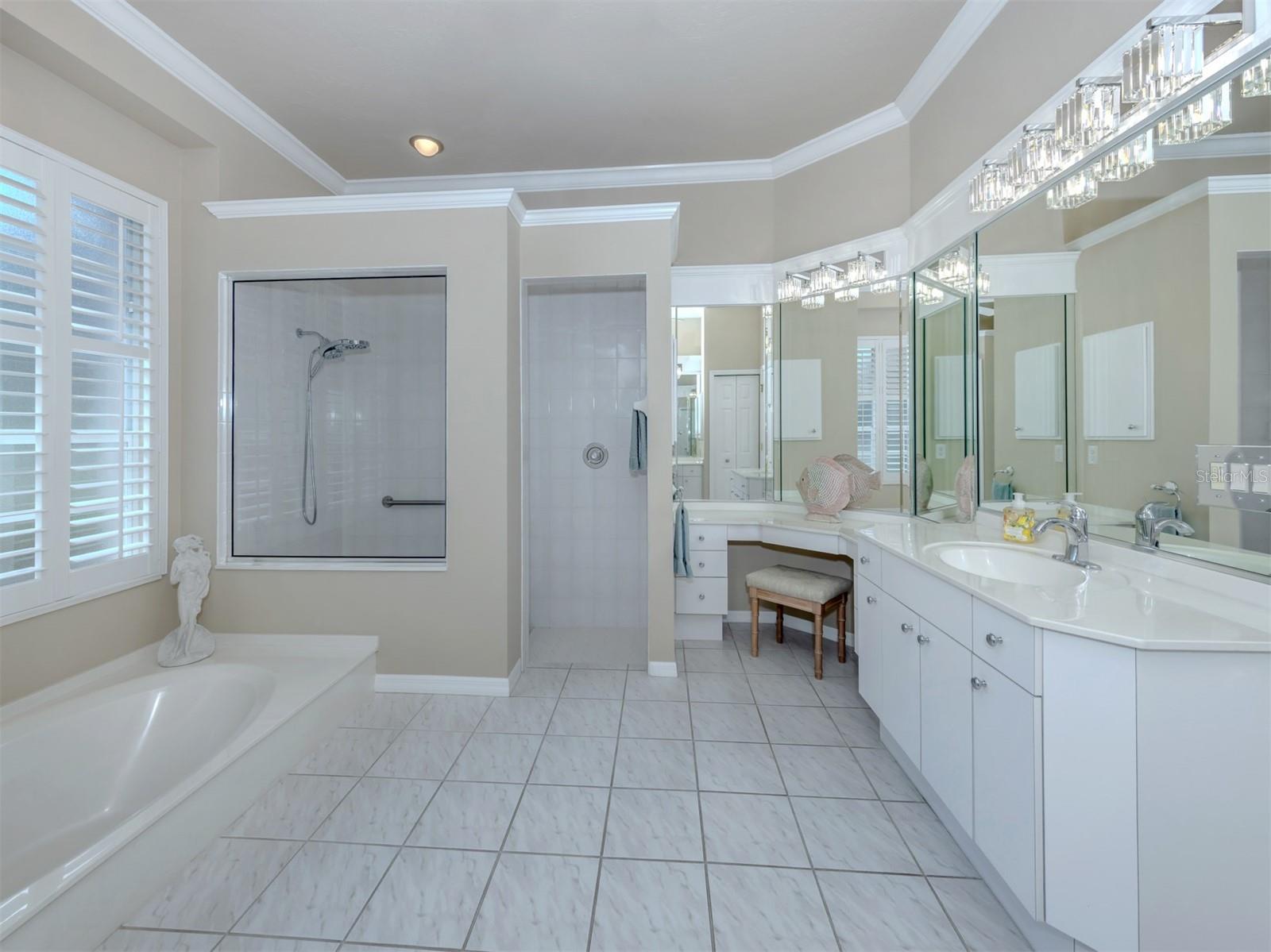 Image 19 of 60 For 273 Royal Oak Way