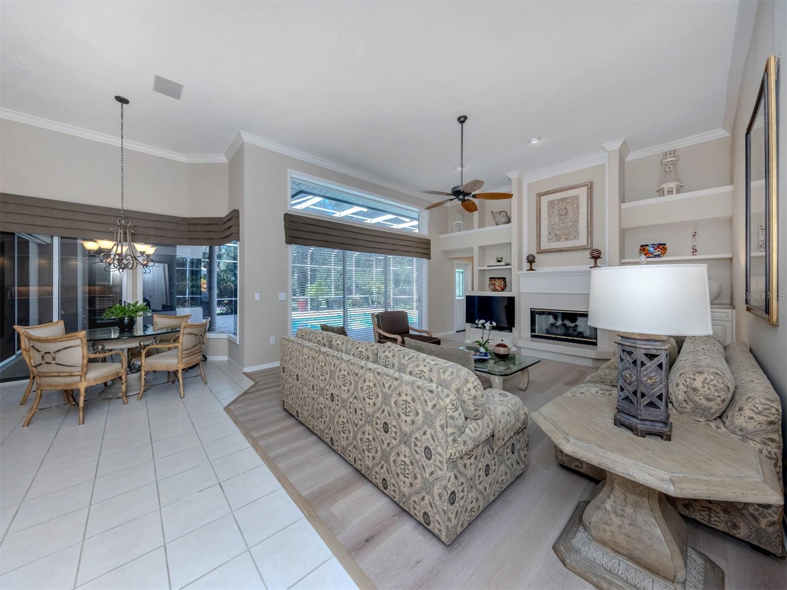 Image 6 of 60 For 273 Royal Oak Way