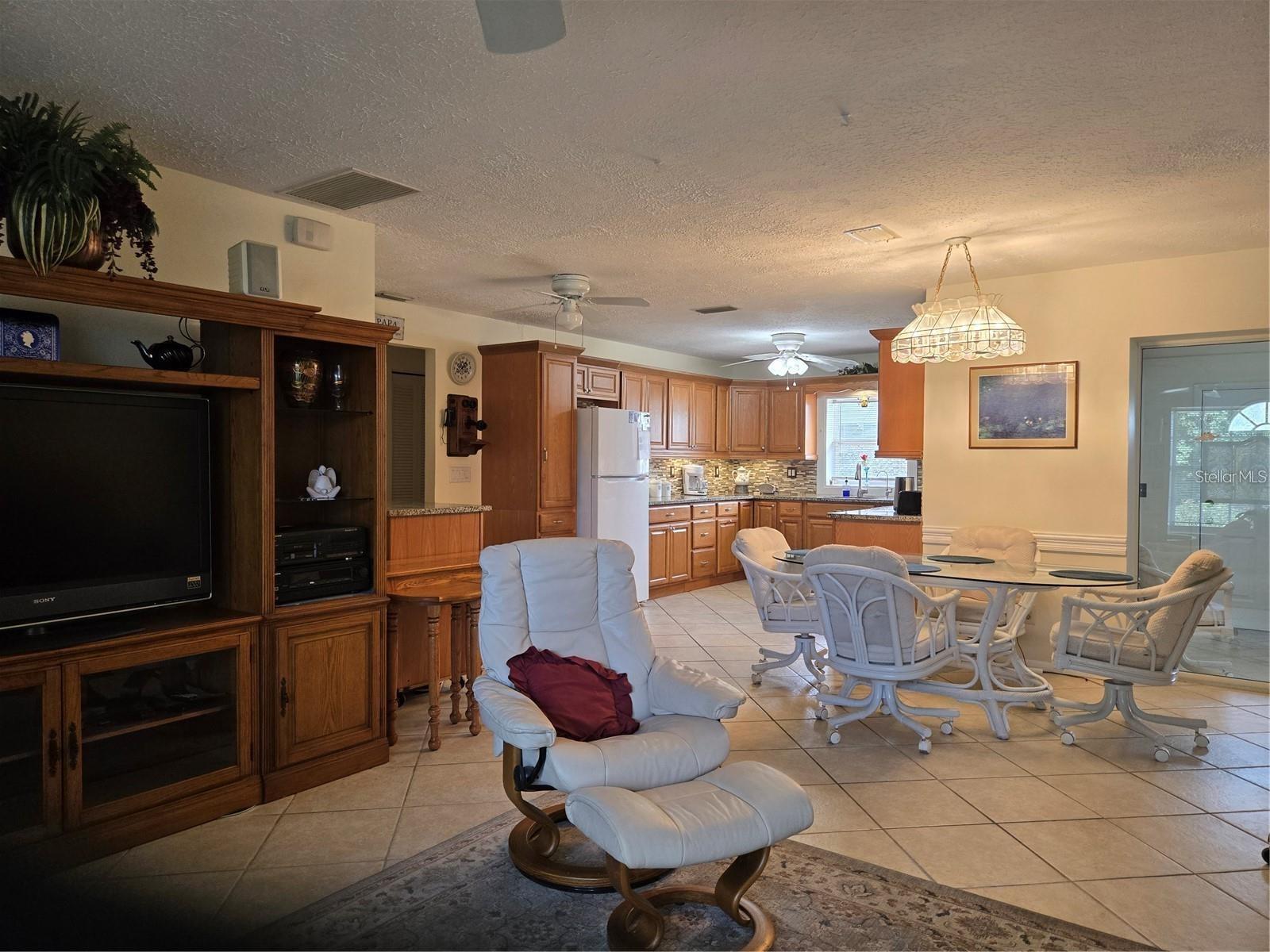 Image 10 of 27 For 3311 Papaya Road