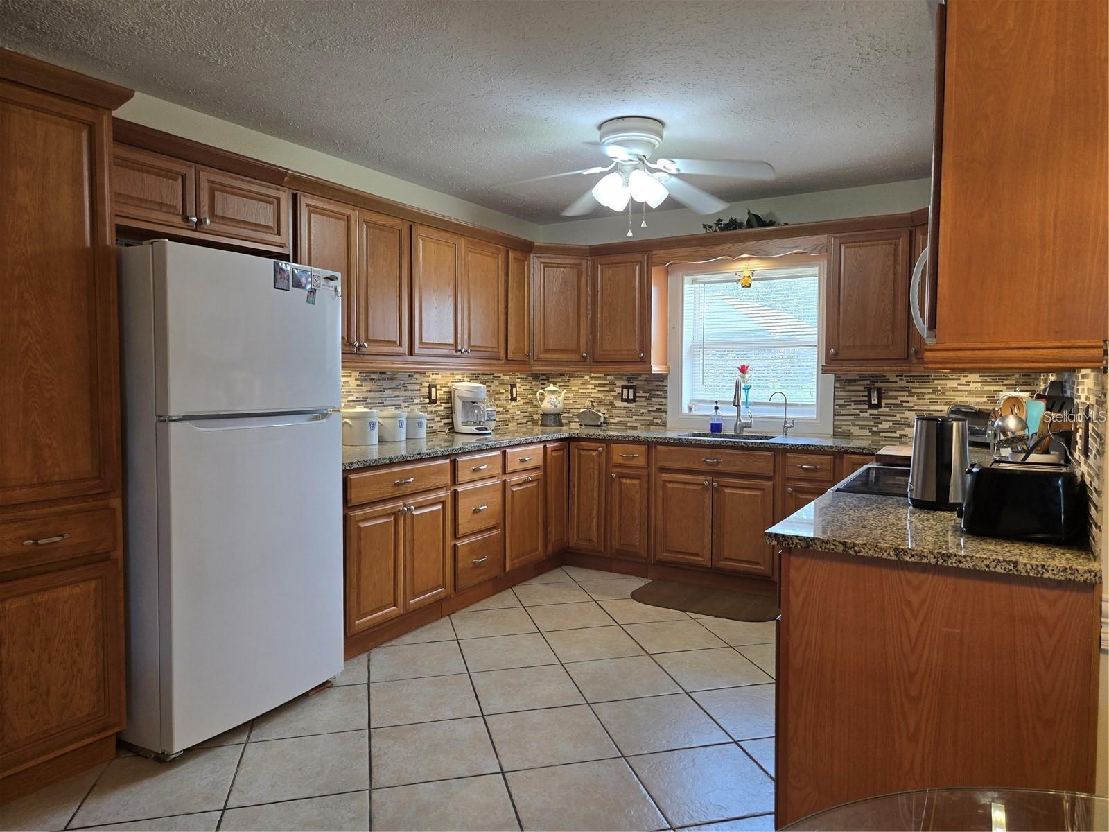 Image 3 of 27 For 3311 Papaya Road