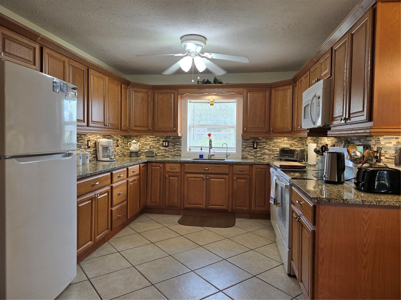 Image 4 of 27 For 3311 Papaya Road