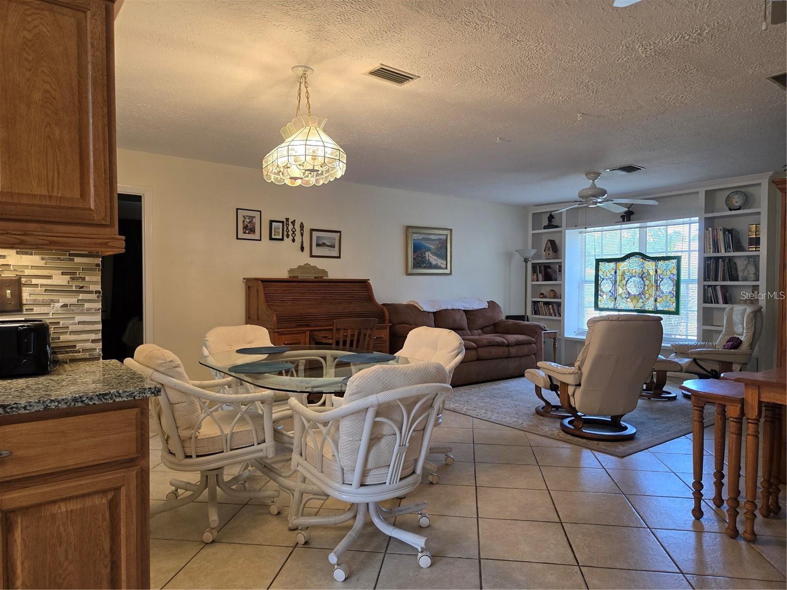 Image 7 of 27 For 3311 Papaya Road