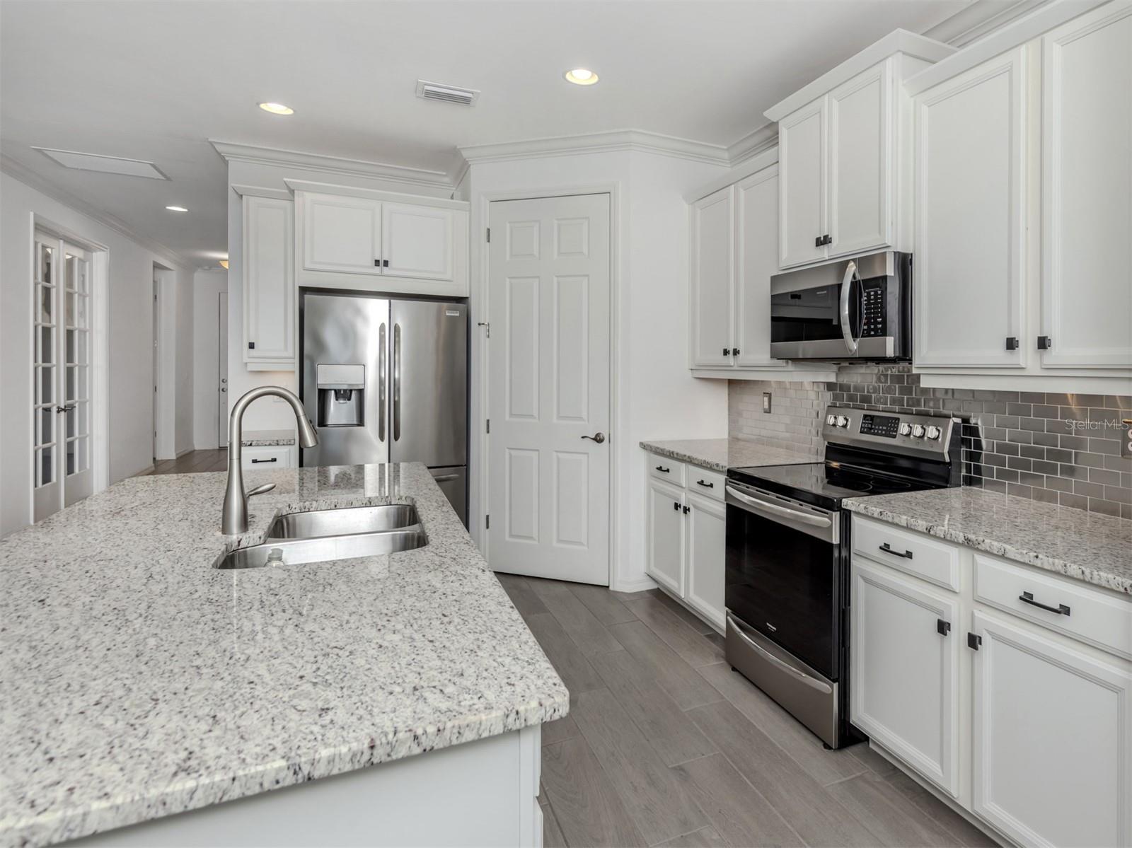 Image 11 of 68 For 331 Toscavilla Boulevard