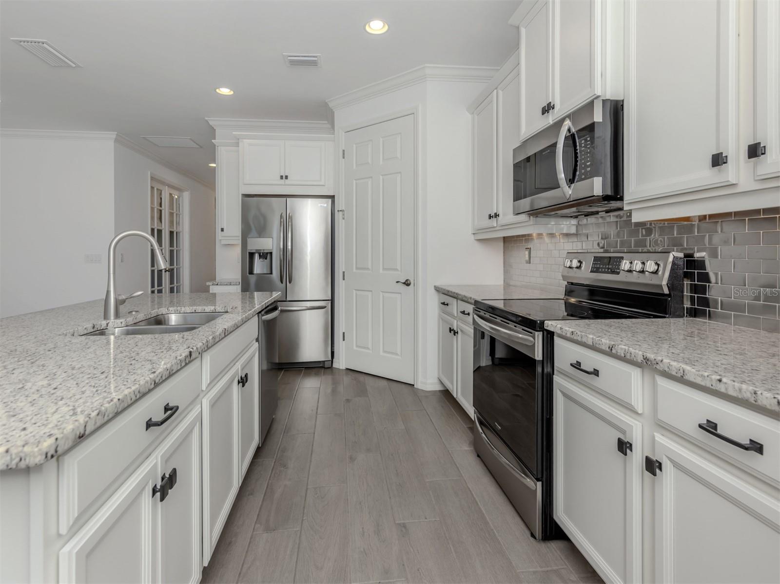 Image 12 of 68 For 331 Toscavilla Boulevard