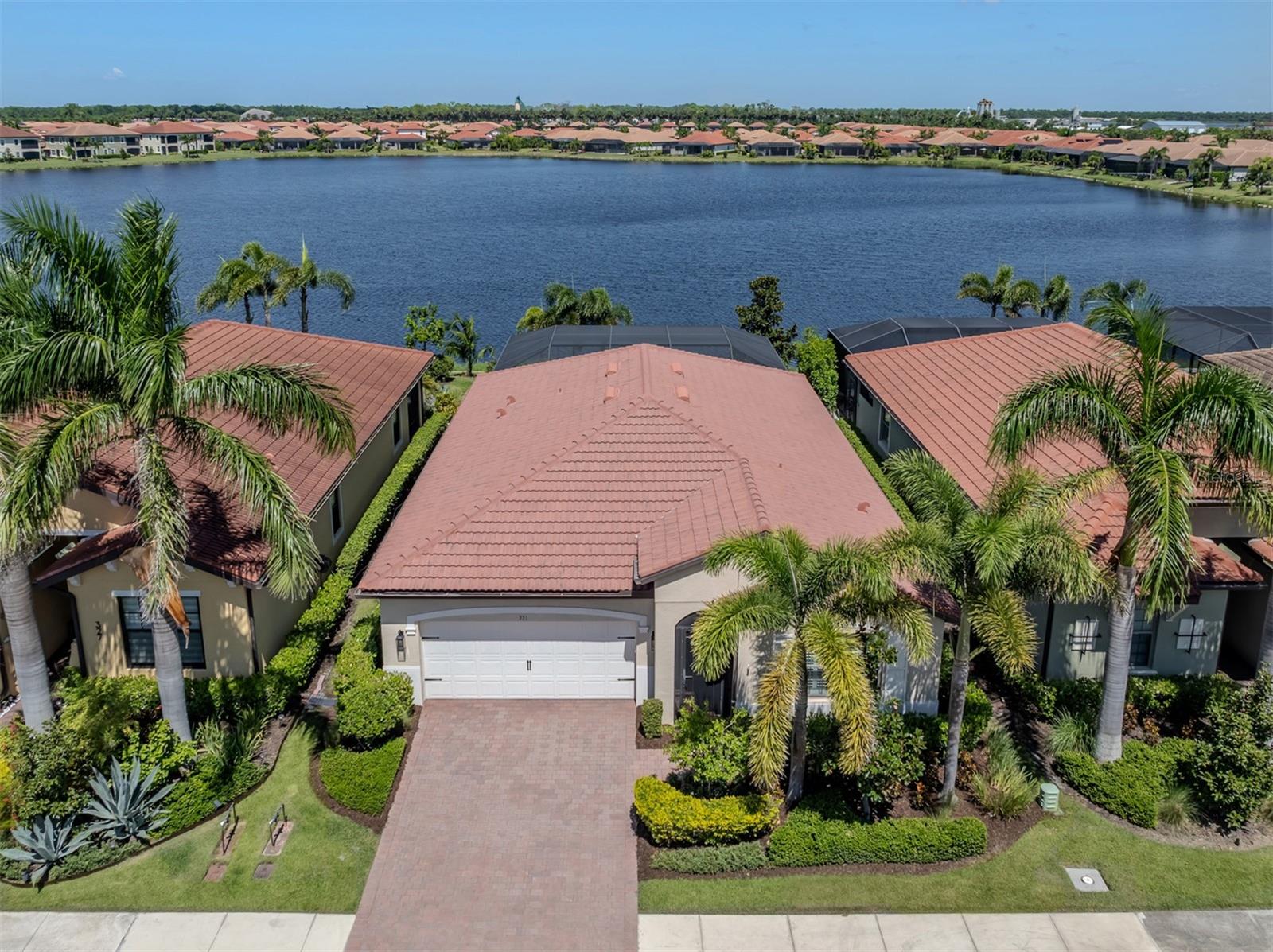 Image 2 of 68 For 331 Toscavilla Boulevard