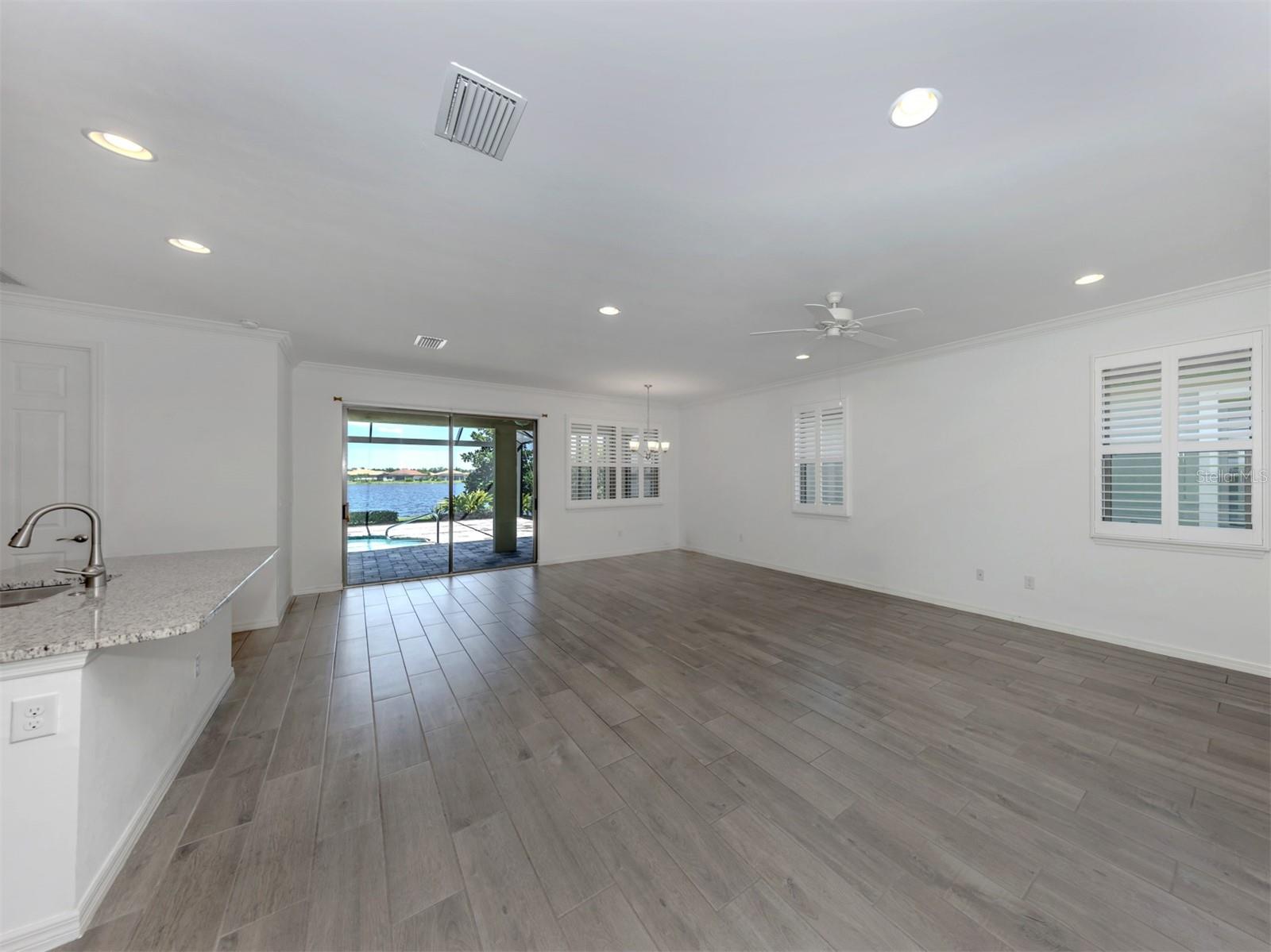 Image 4 of 68 For 331 Toscavilla Boulevard