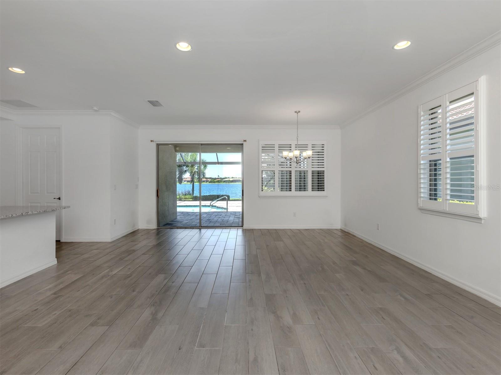 Image 5 of 68 For 331 Toscavilla Boulevard