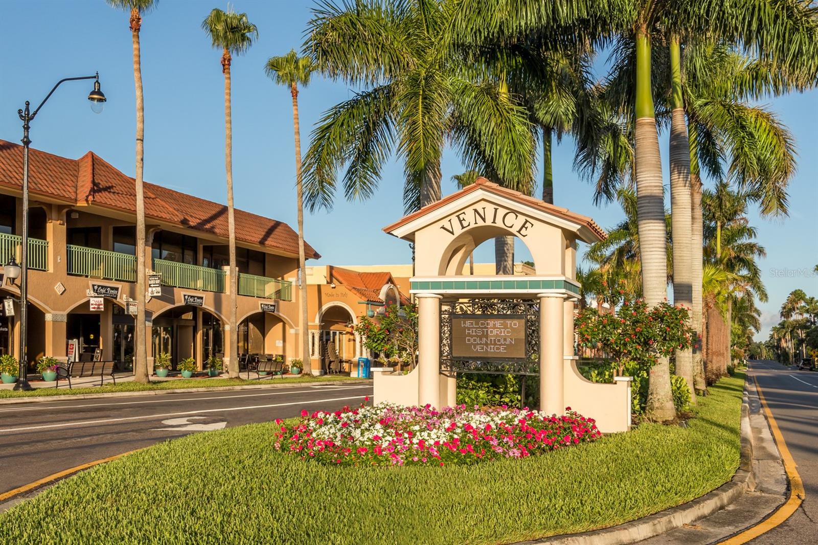 Image 52 of 68 For 331 Toscavilla Boulevard