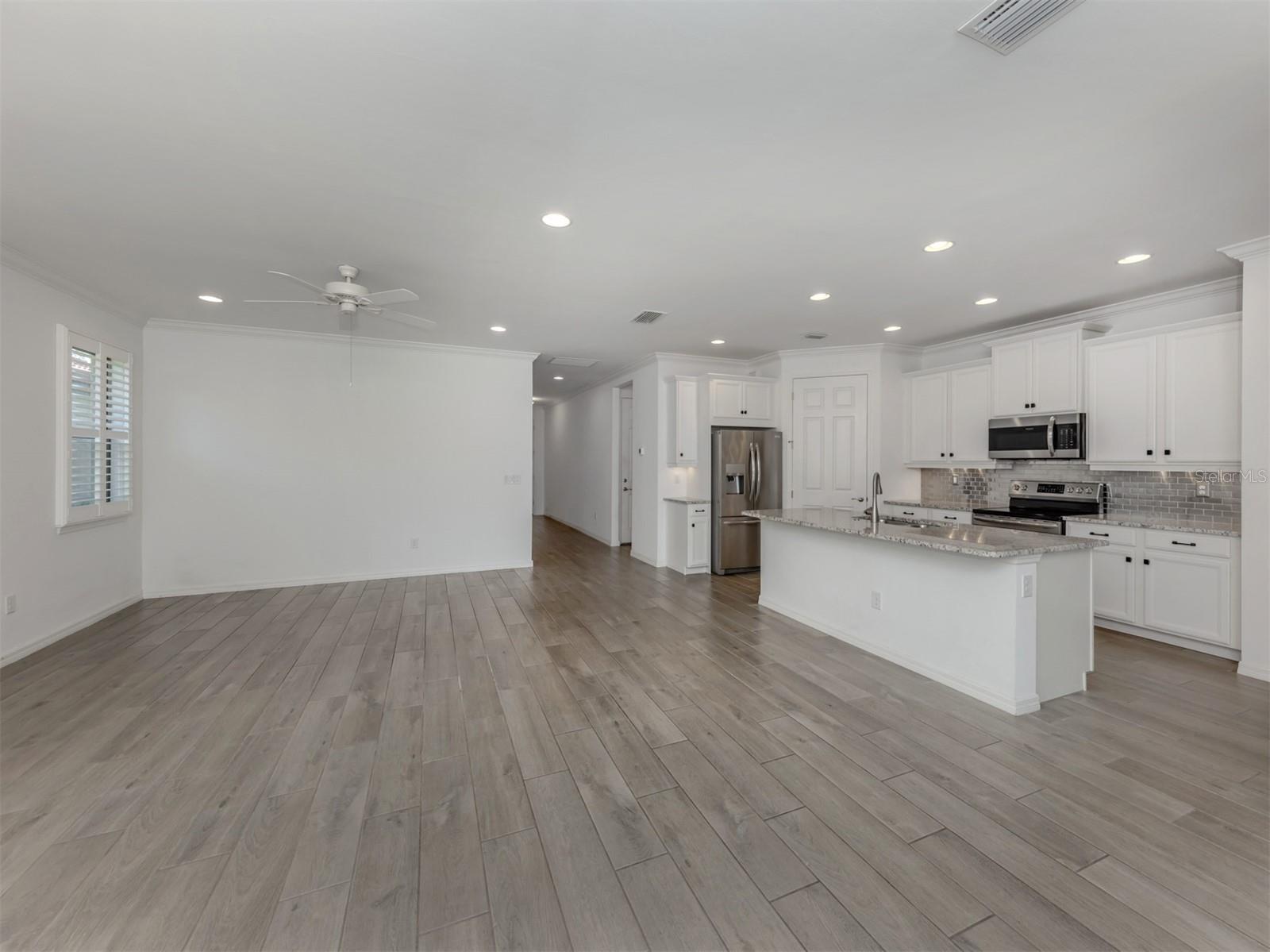 Image 8 of 68 For 331 Toscavilla Boulevard