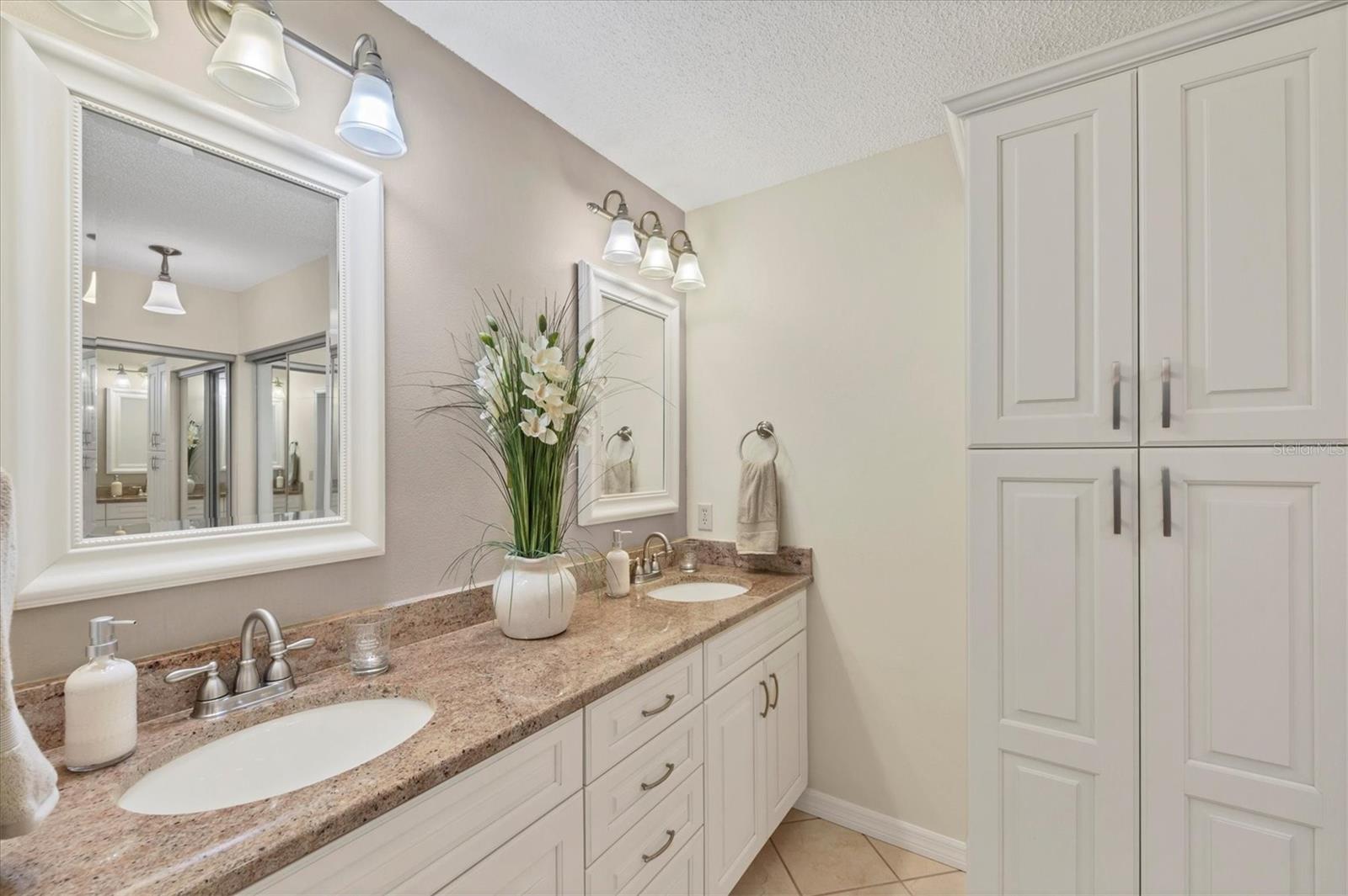 Image 14 of 47 For 433 Cerromar Lane 330