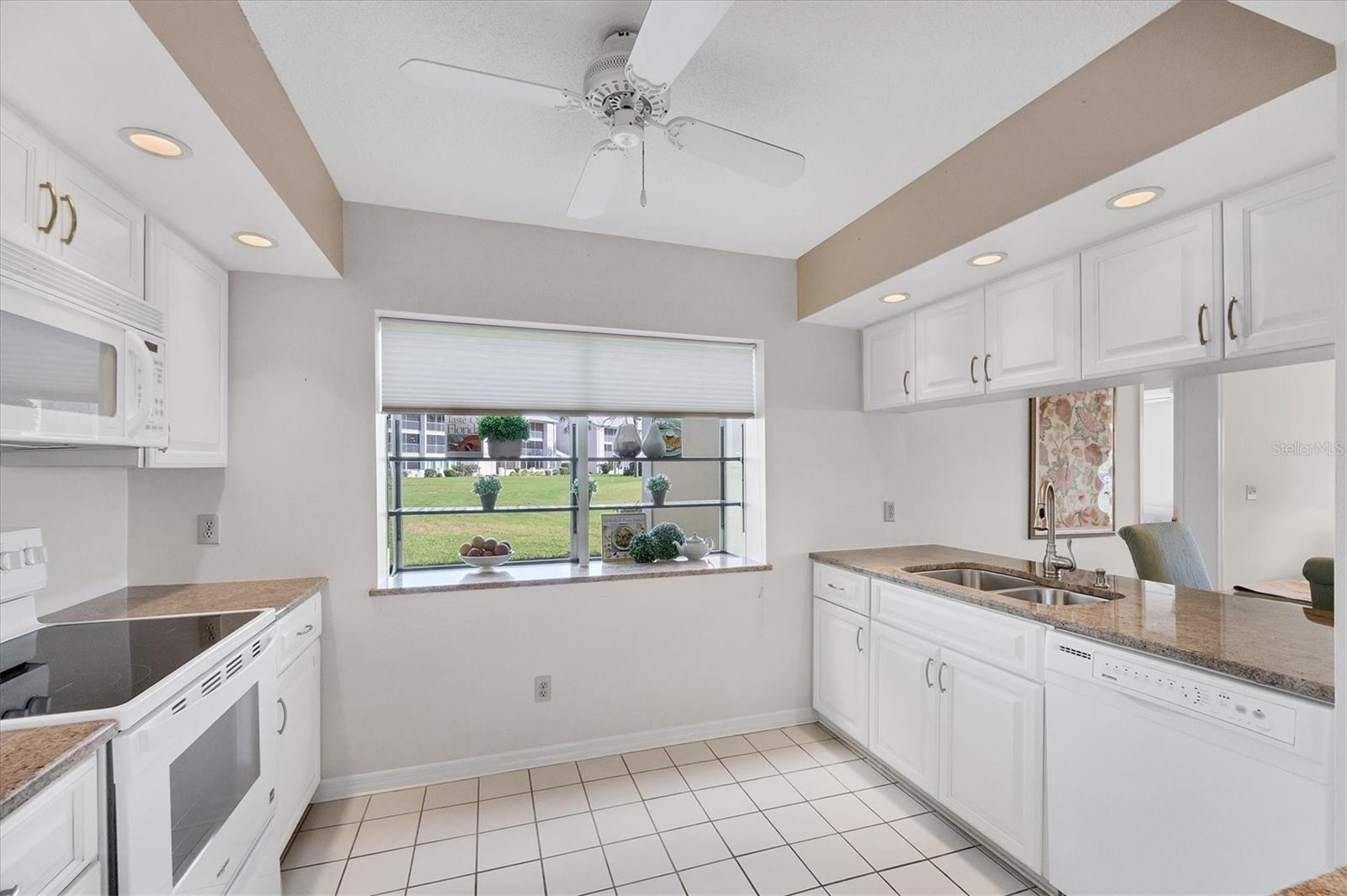 Image 7 of 47 For 433 Cerromar Lane 330