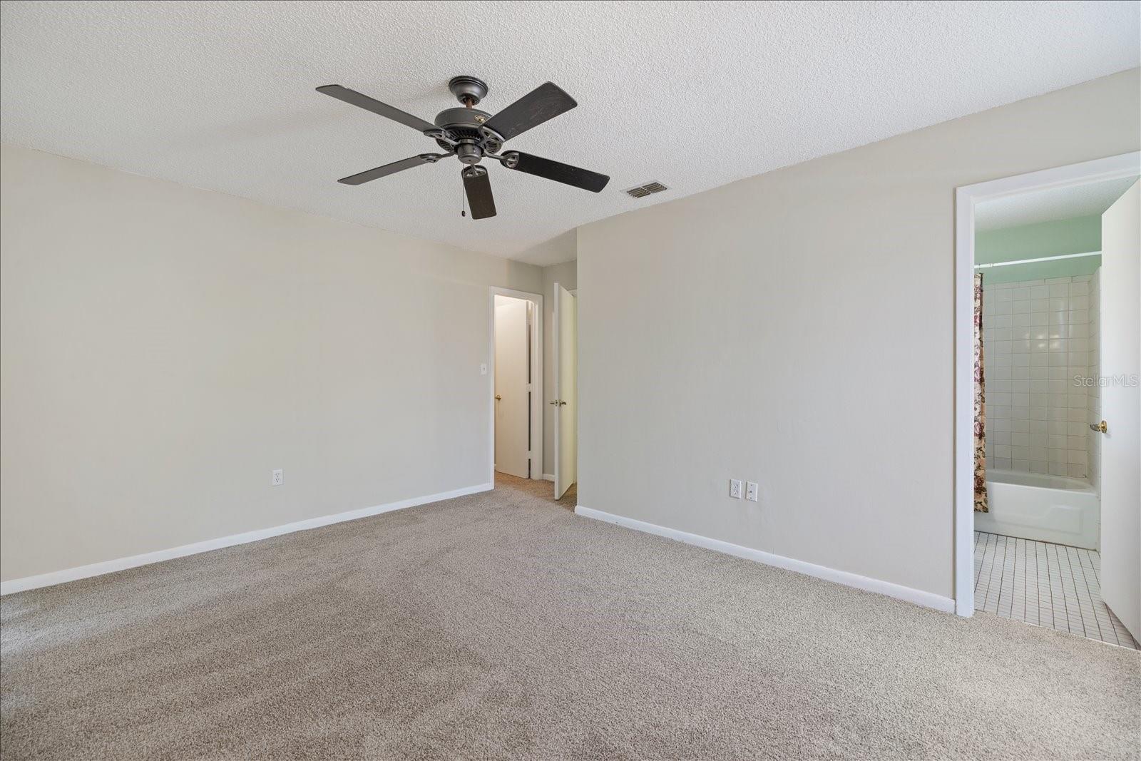 Image 19 of 49 For 13300 Englewood Rd