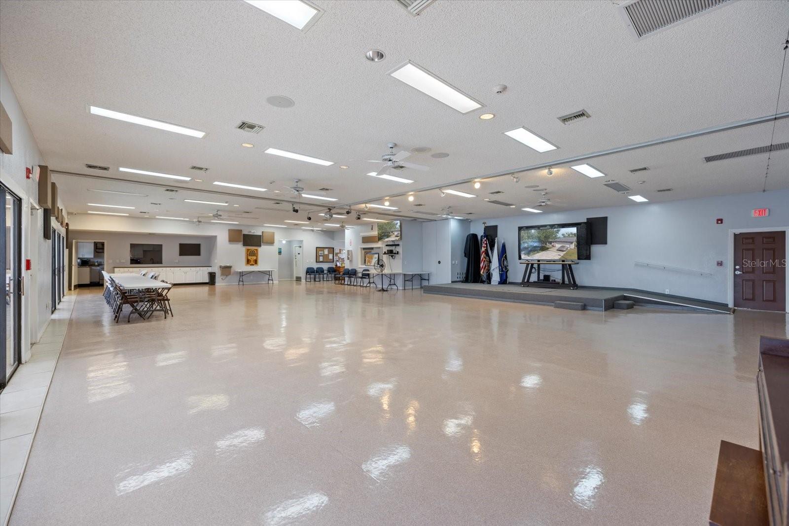 Image 39 of 49 For 13300 Englewood Rd