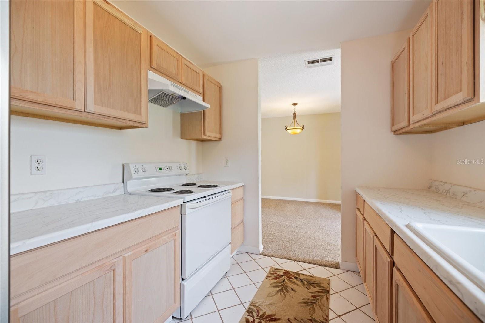 Image 7 of 49 For 13300 Englewood Rd