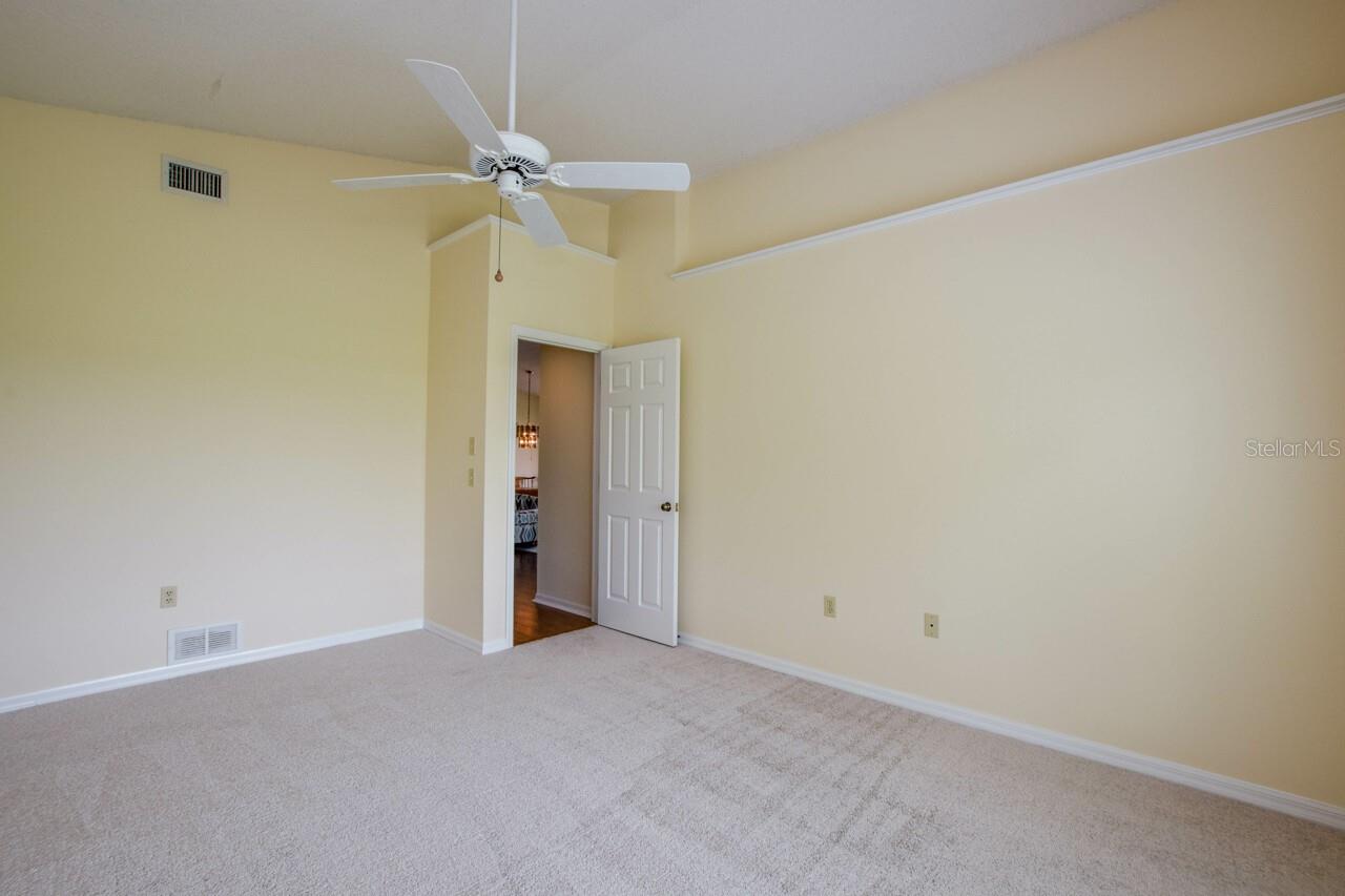 Image 21 of 65 For 702 Brightside Crescent Drive