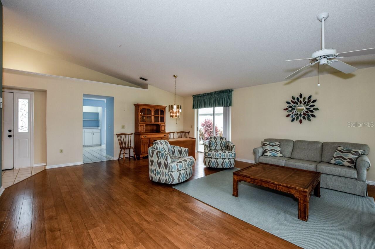 Image 5 of 65 For 702 Brightside Crescent Drive