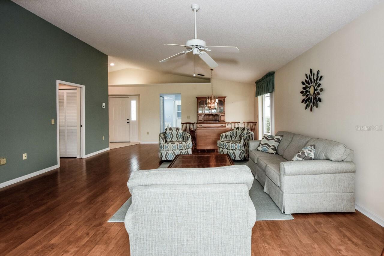 Image 6 of 65 For 702 Brightside Crescent Drive