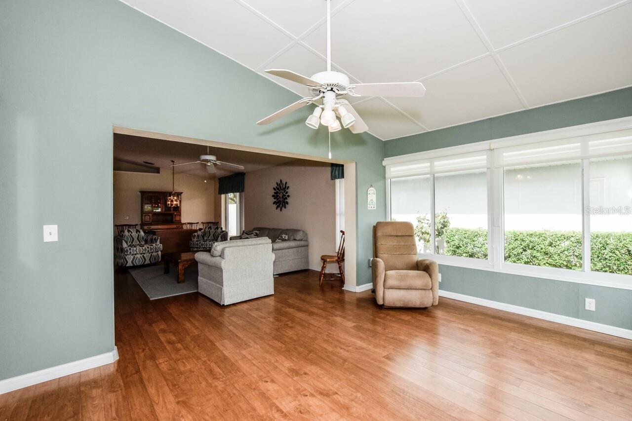 Image 9 of 65 For 702 Brightside Crescent Drive