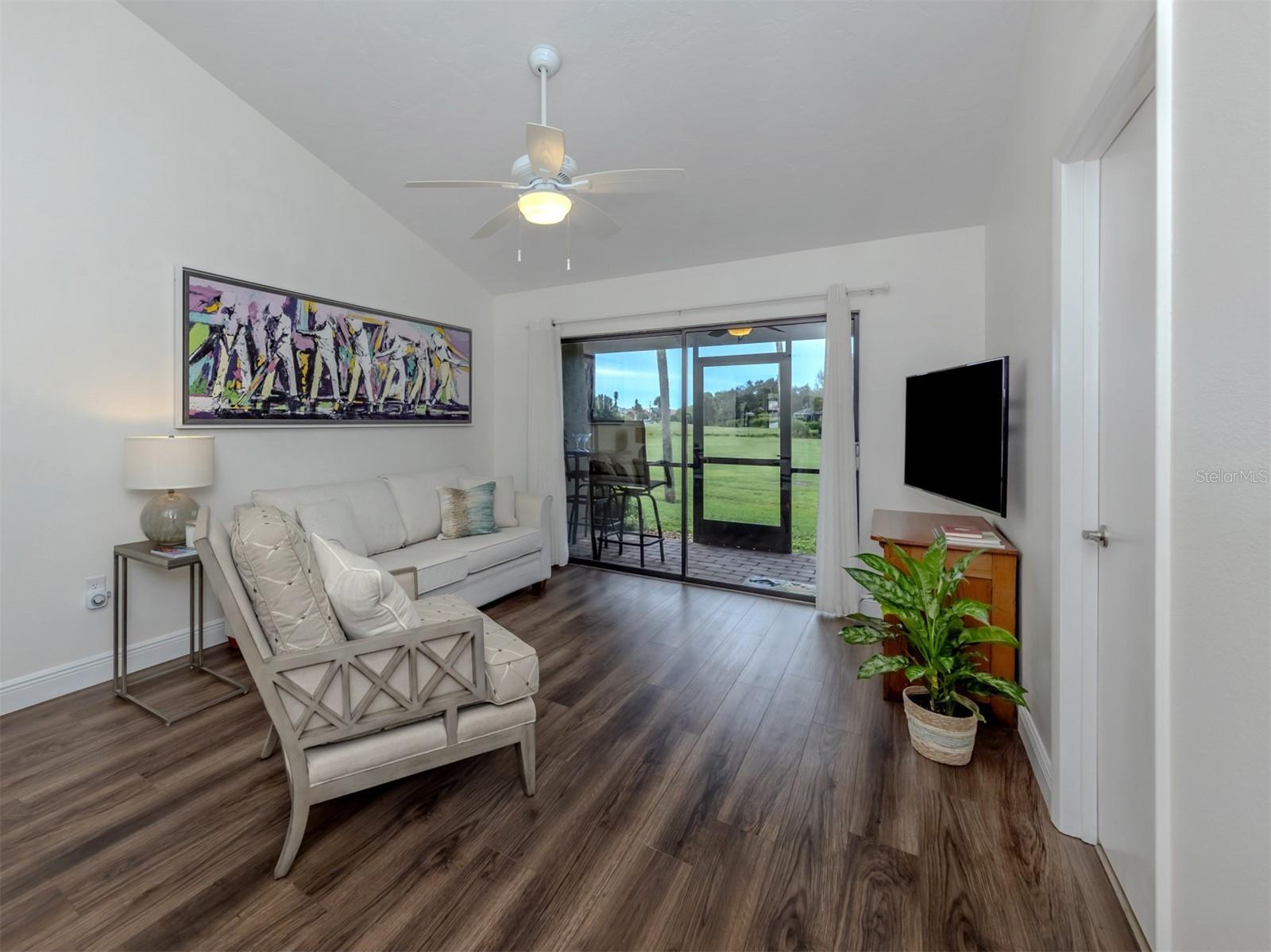 Image 10 of 57 For 929 Capri Isles Boulevard 27