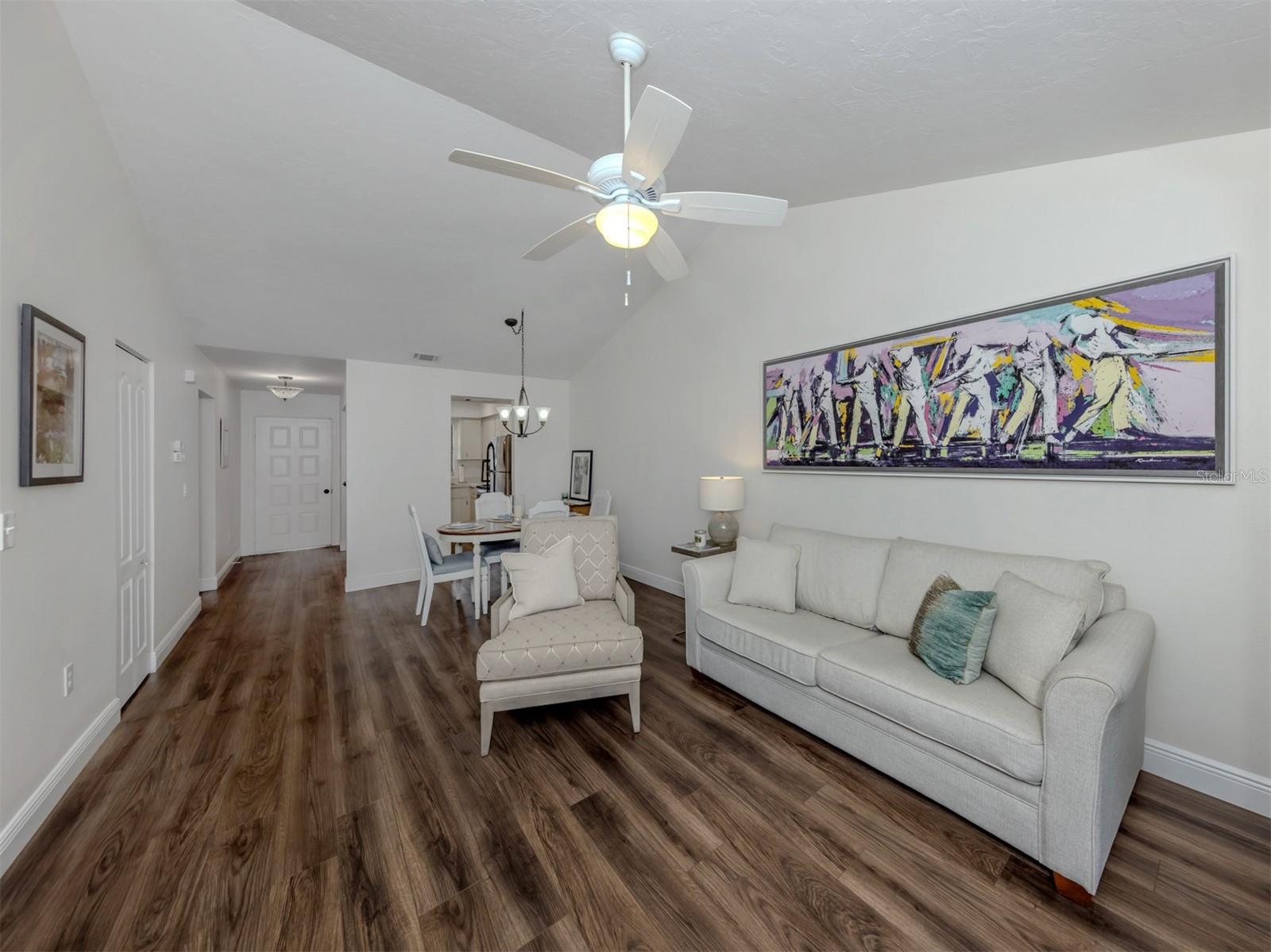 Image 11 of 57 For 929 Capri Isles Boulevard 27