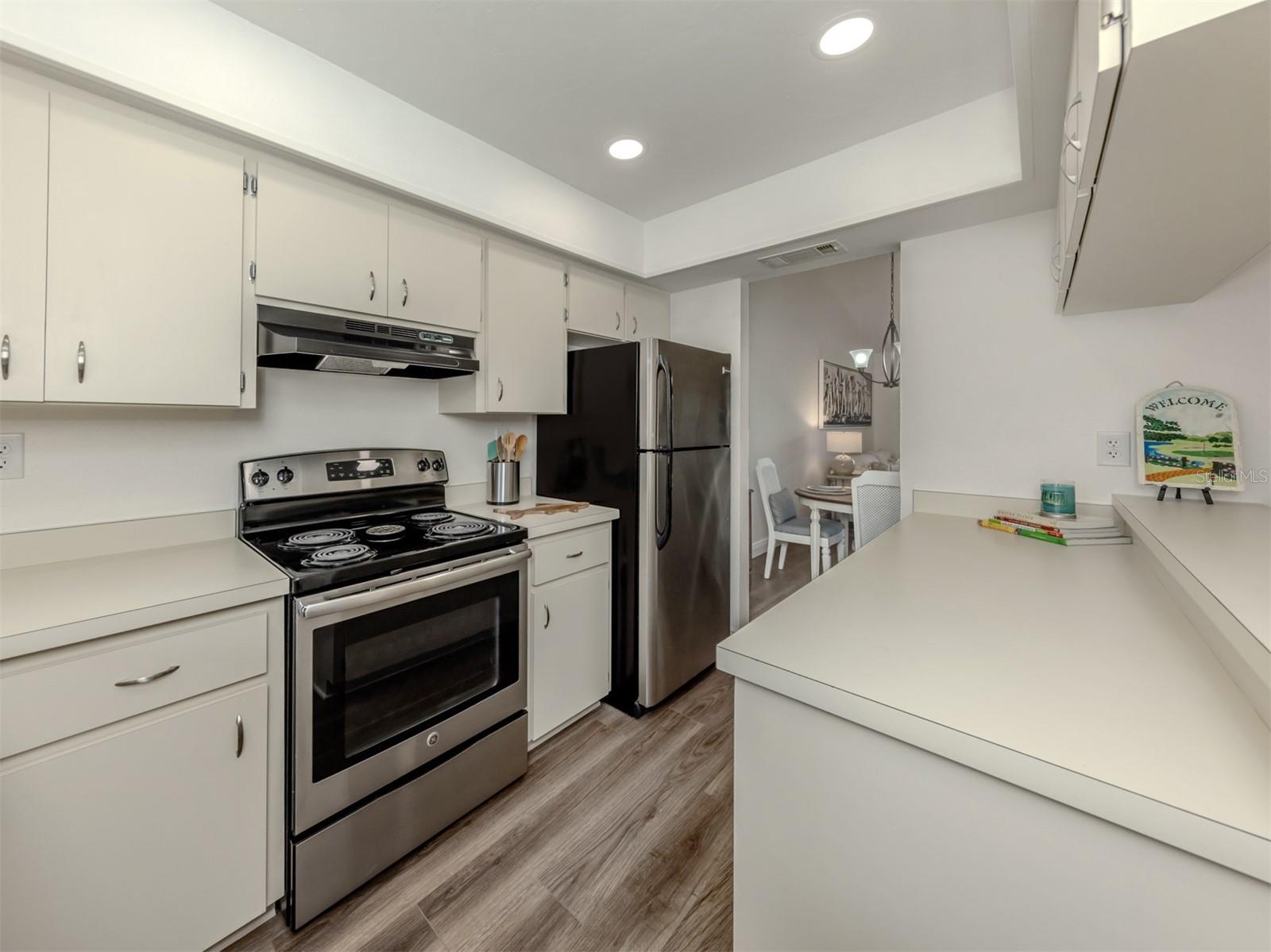 Image 18 of 57 For 929 Capri Isles Boulevard 27
