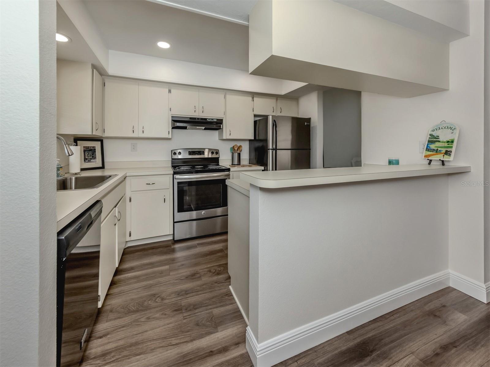Image 19 of 57 For 929 Capri Isles Boulevard 27
