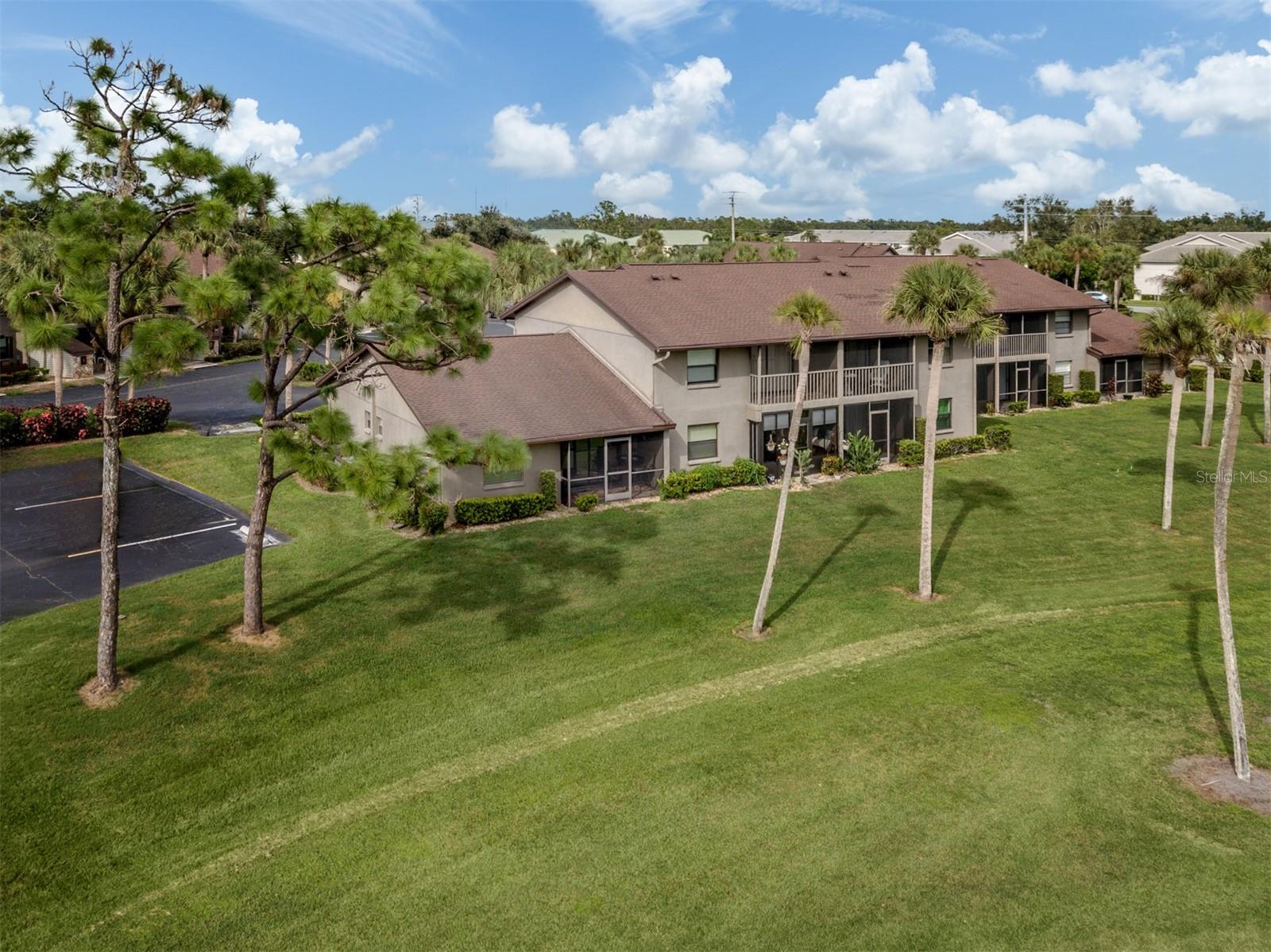 Image 2 of 57 For 929 Capri Isles Boulevard 27