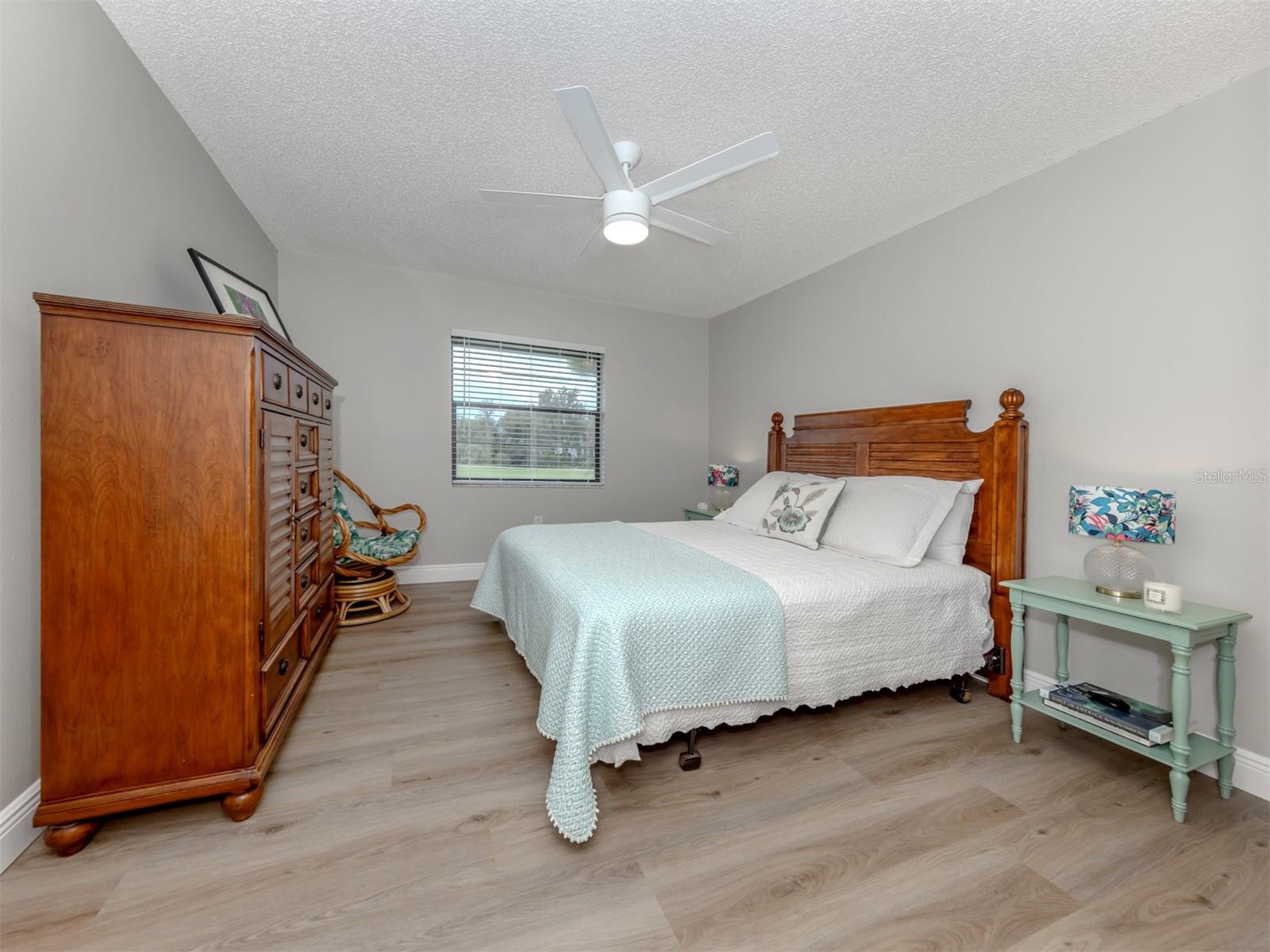Image 23 of 57 For 929 Capri Isles Boulevard 27