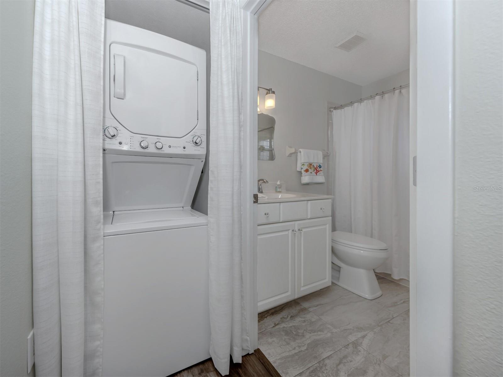 Image 27 of 57 For 929 Capri Isles Boulevard 27