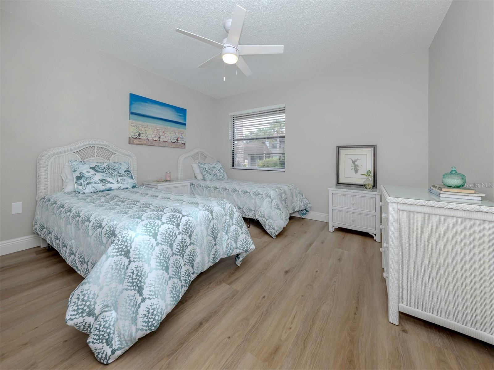 Image 28 of 57 For 929 Capri Isles Boulevard 27