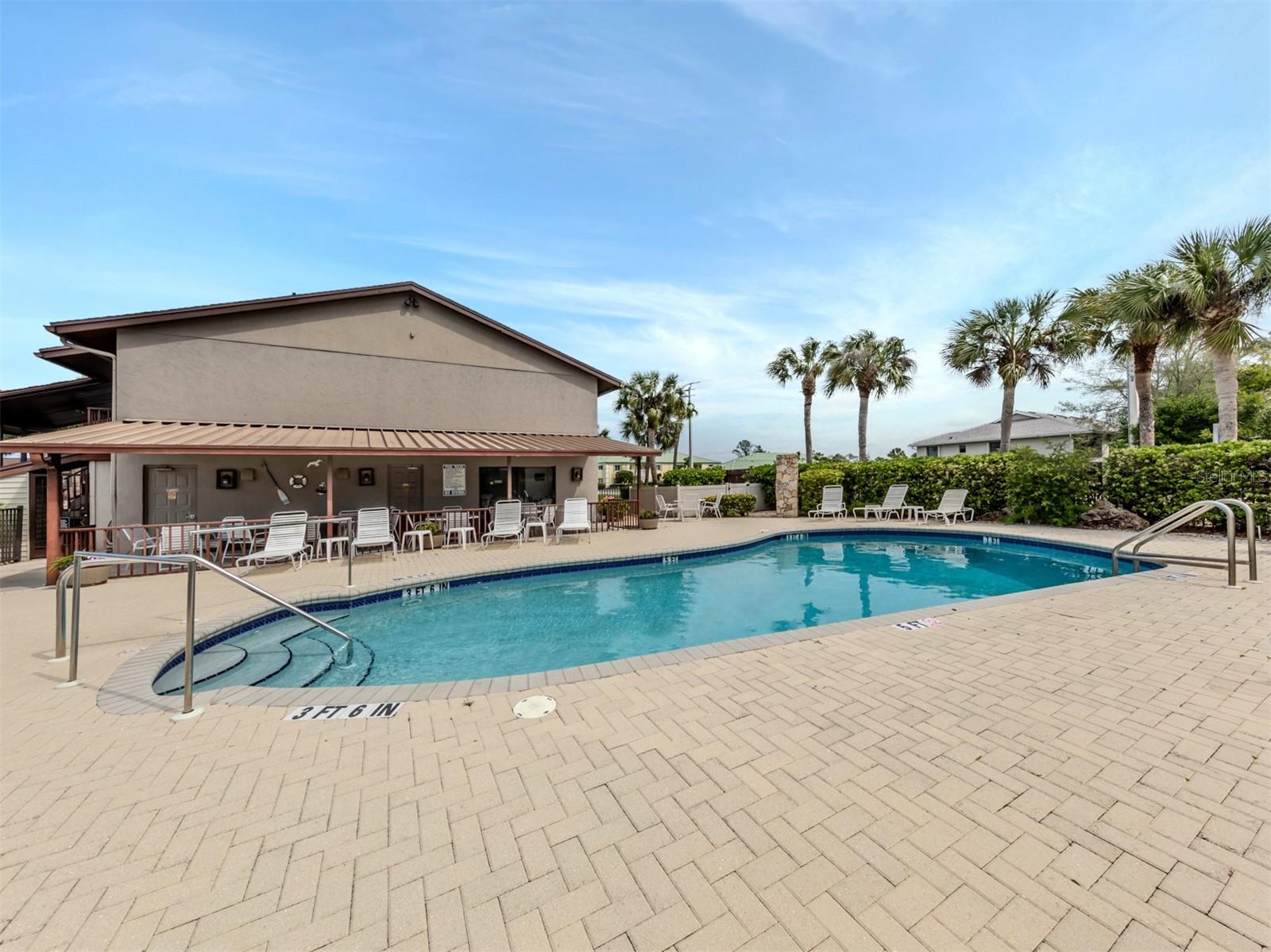 Image 35 of 57 For 929 Capri Isles Boulevard 27