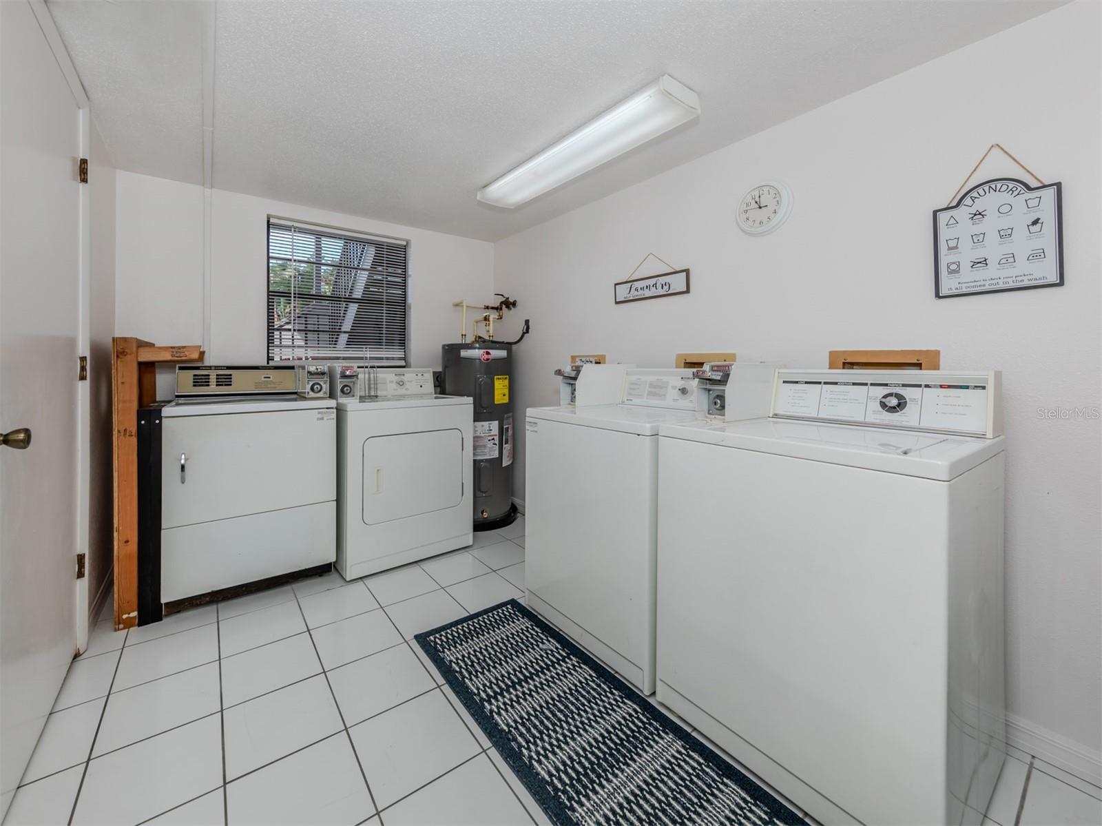 Image 37 of 57 For 929 Capri Isles Boulevard 27