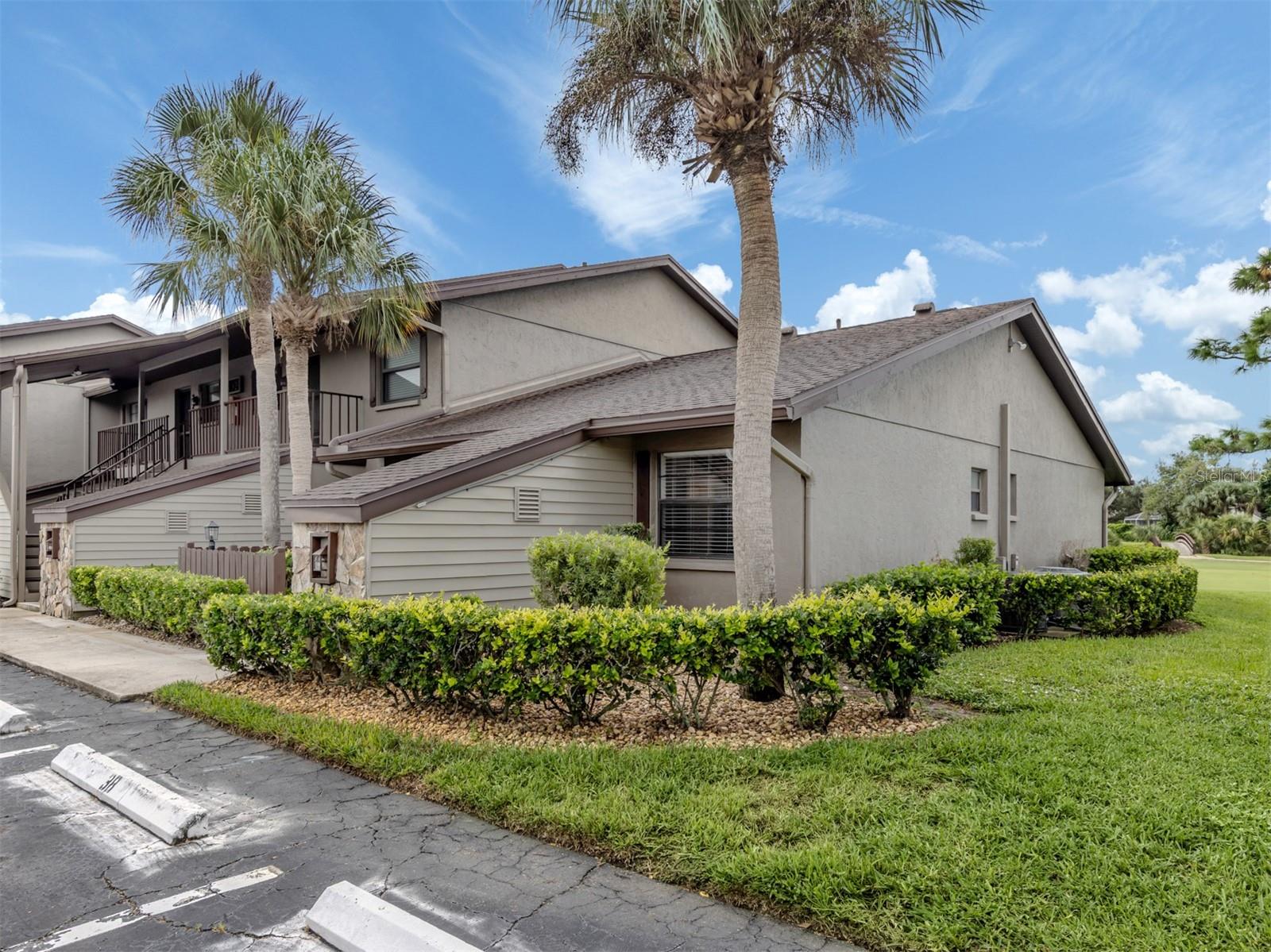 Image 5 of 57 For 929 Capri Isles Boulevard 27