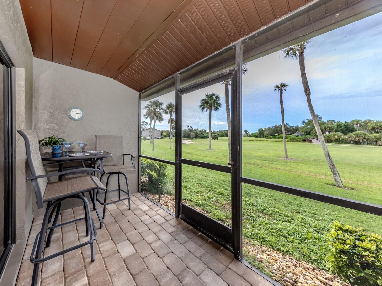 Image 7 of 57 For 929 Capri Isles Boulevard 27