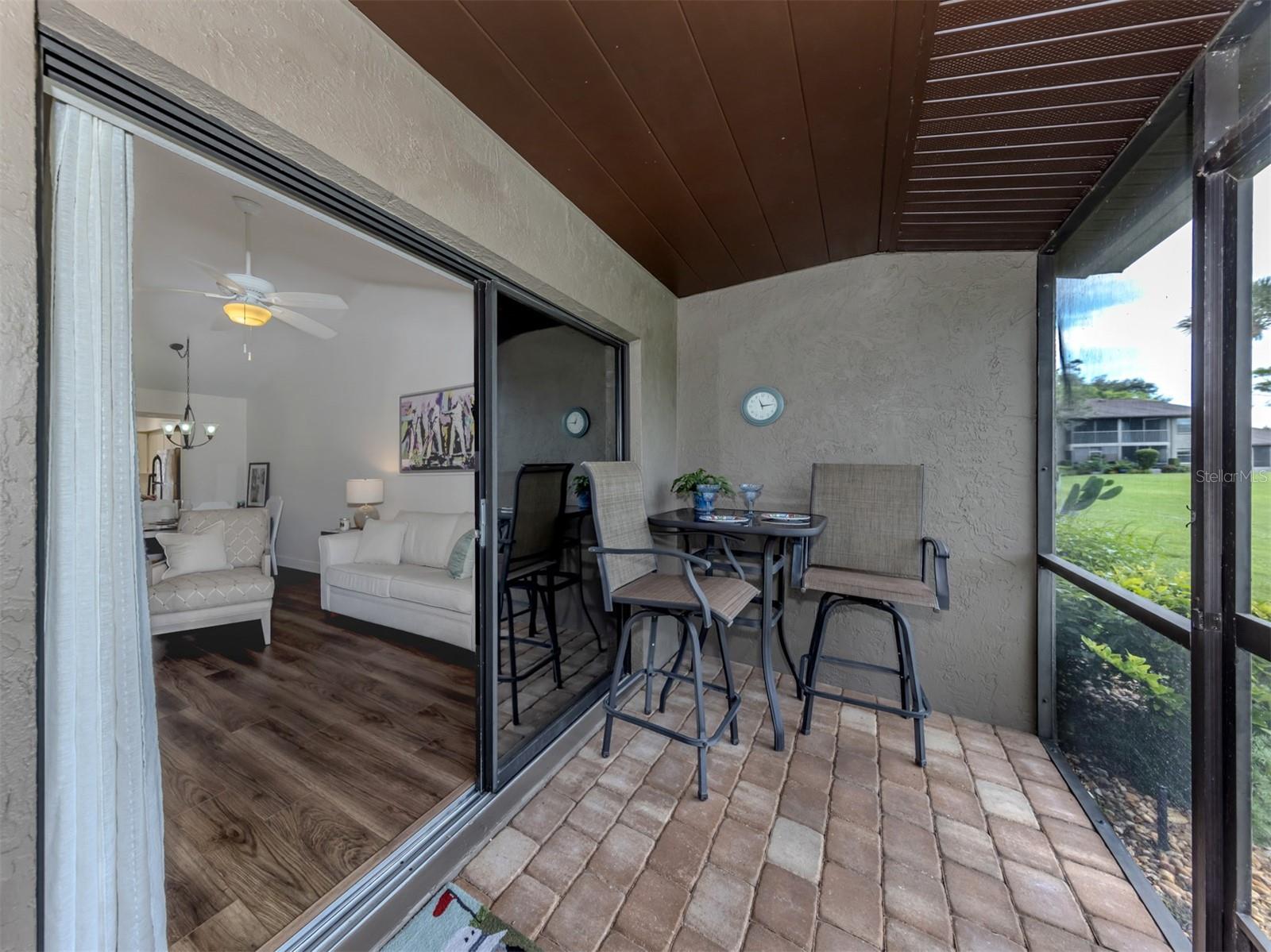 Image 9 of 57 For 929 Capri Isles Boulevard 27