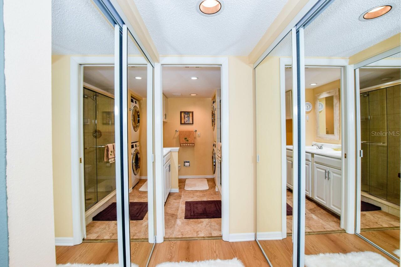Image 17 of 44 For 433 Cerromar Lane 438