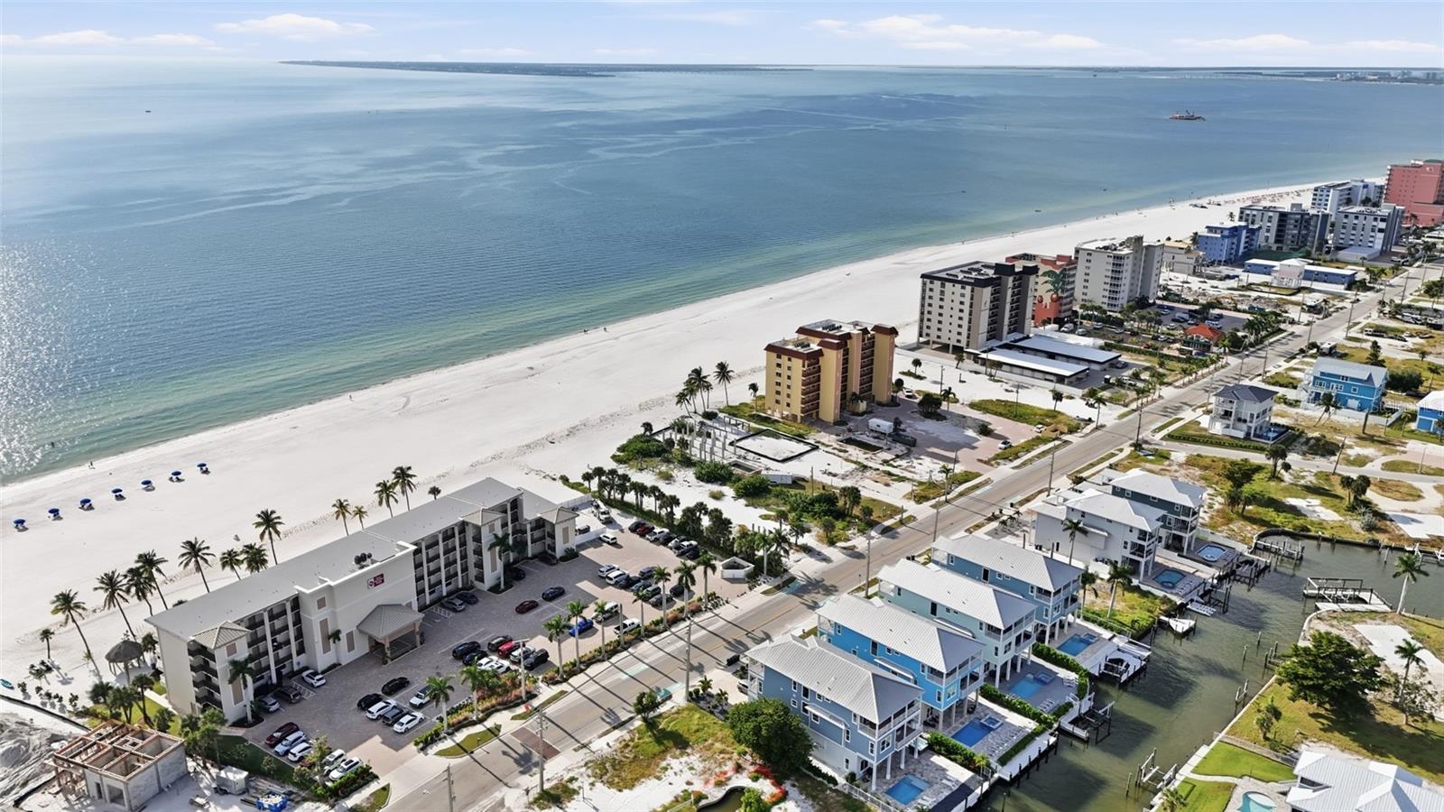 Image 21 of 37 For 616 Estero Boulevard