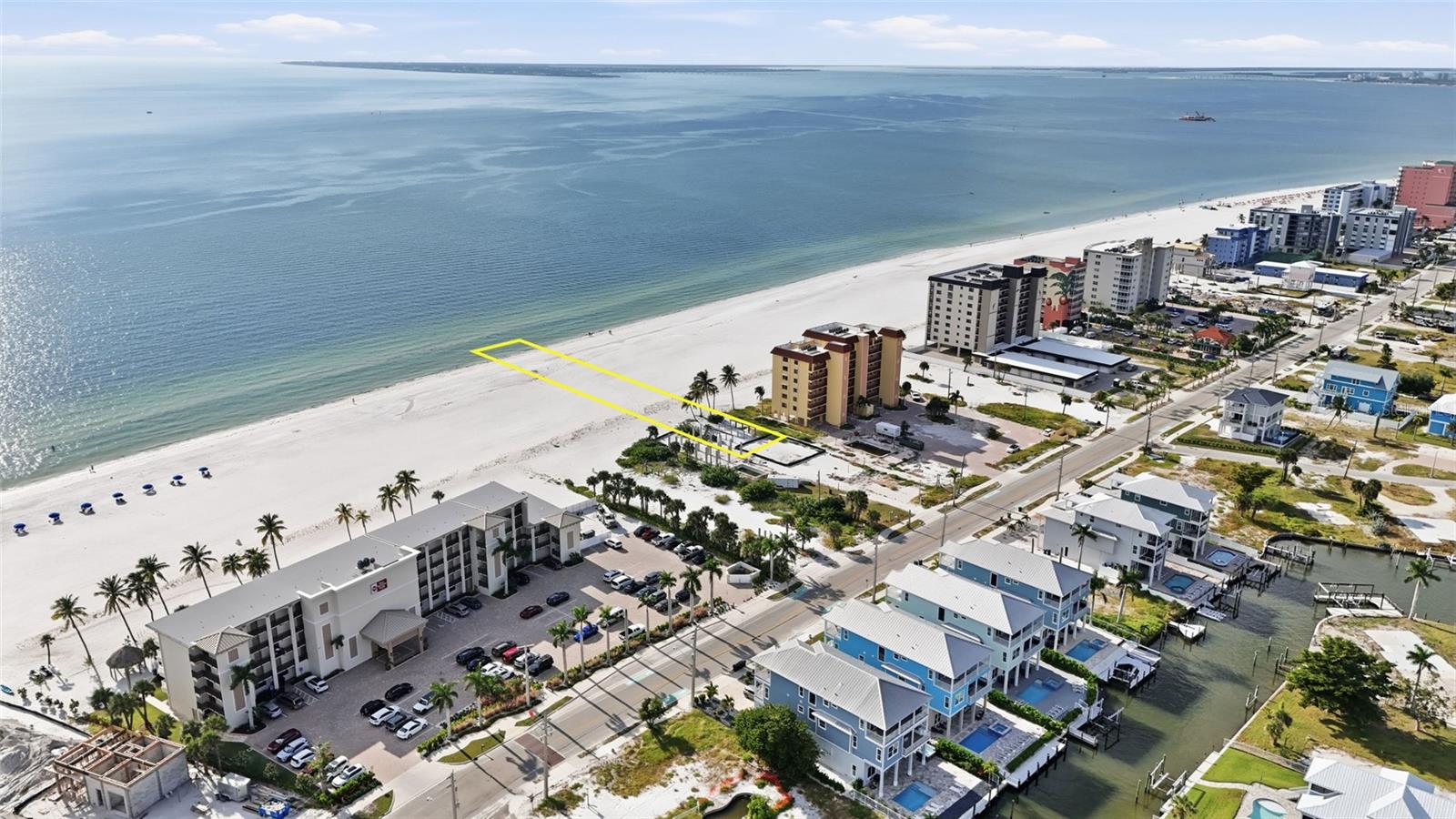 Image 22 of 37 For 616 Estero Boulevard