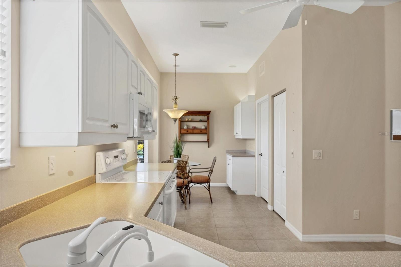 Image 11 of 42 For 1652 Monarch Drive 1652