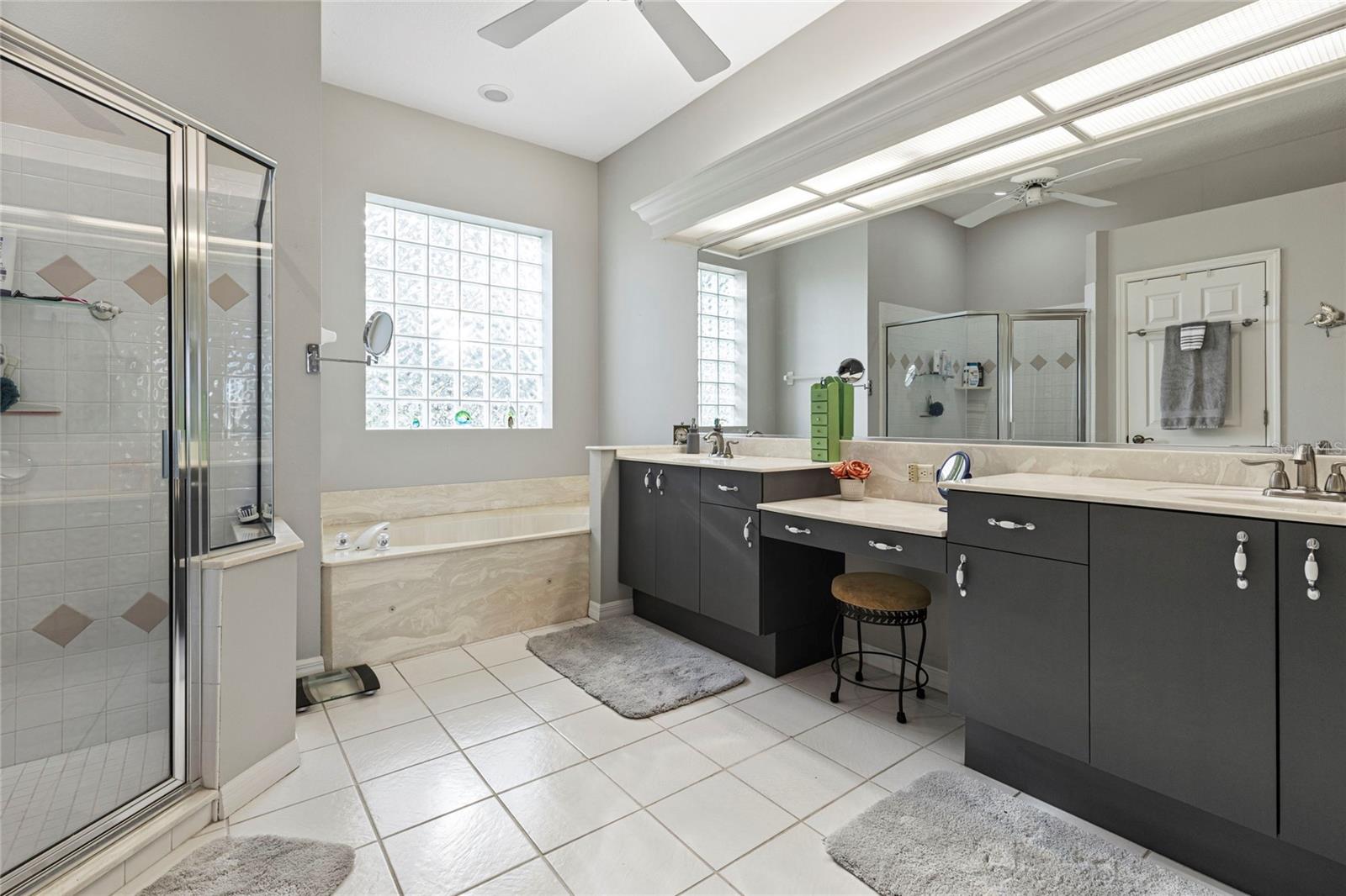 Image 23 of 70 For 462 Fieldstone Drive