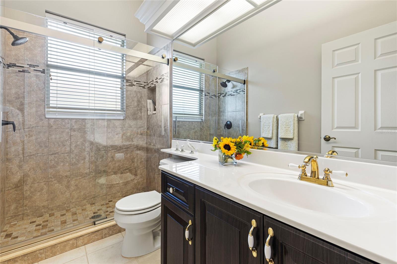 Image 26 of 70 For 462 Fieldstone Drive